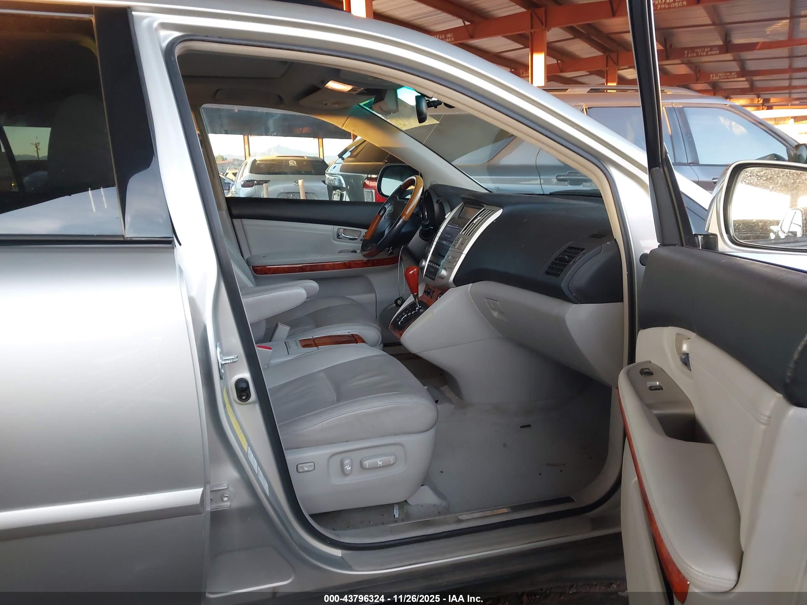 LEXUS RX image 5