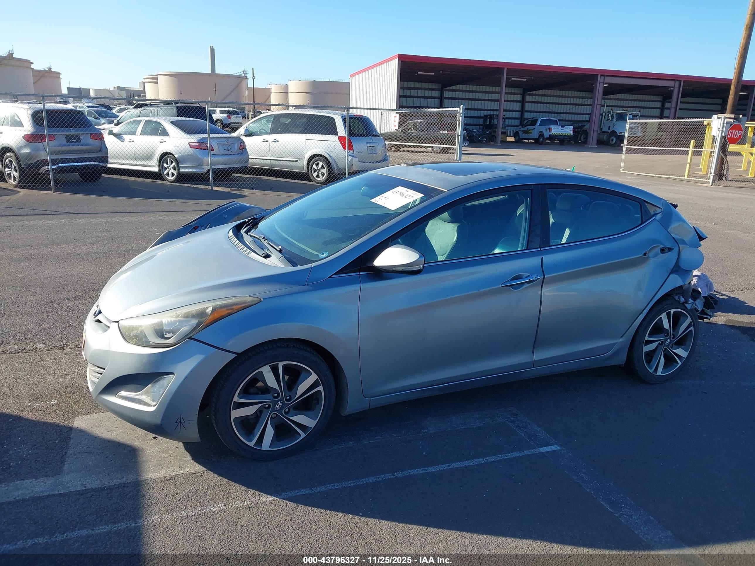 HYUNDAI ELANTRA image 6