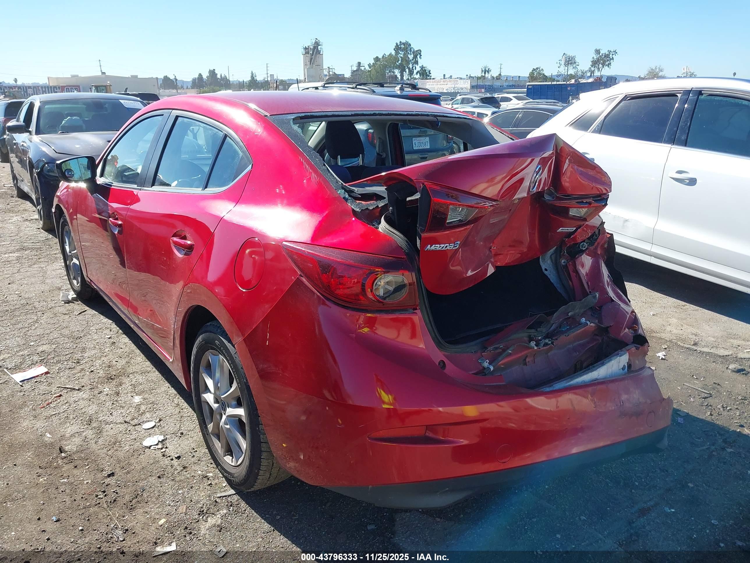 MAZDA MAZDA3 image 3