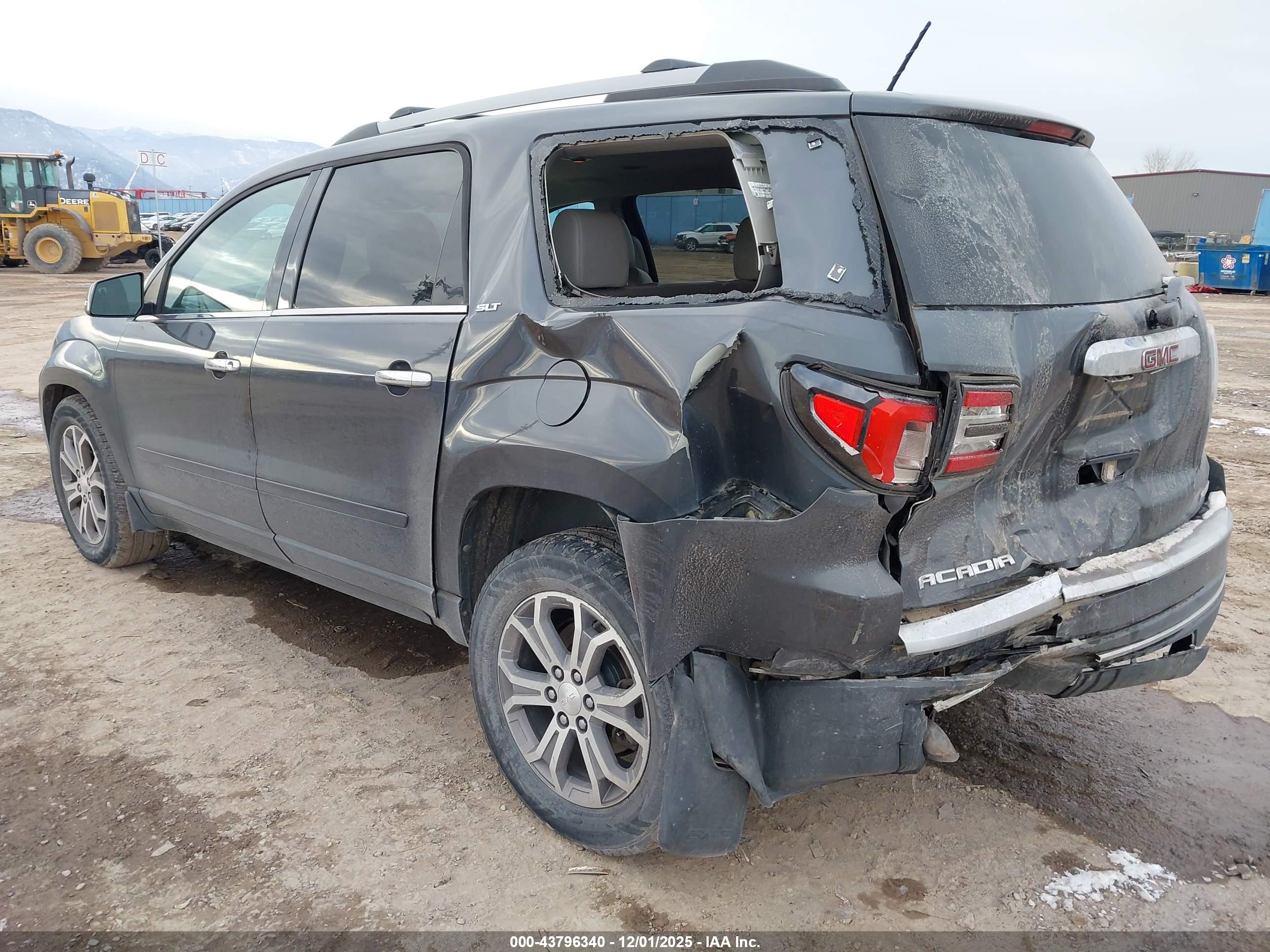 GMC ACADIA image 3
