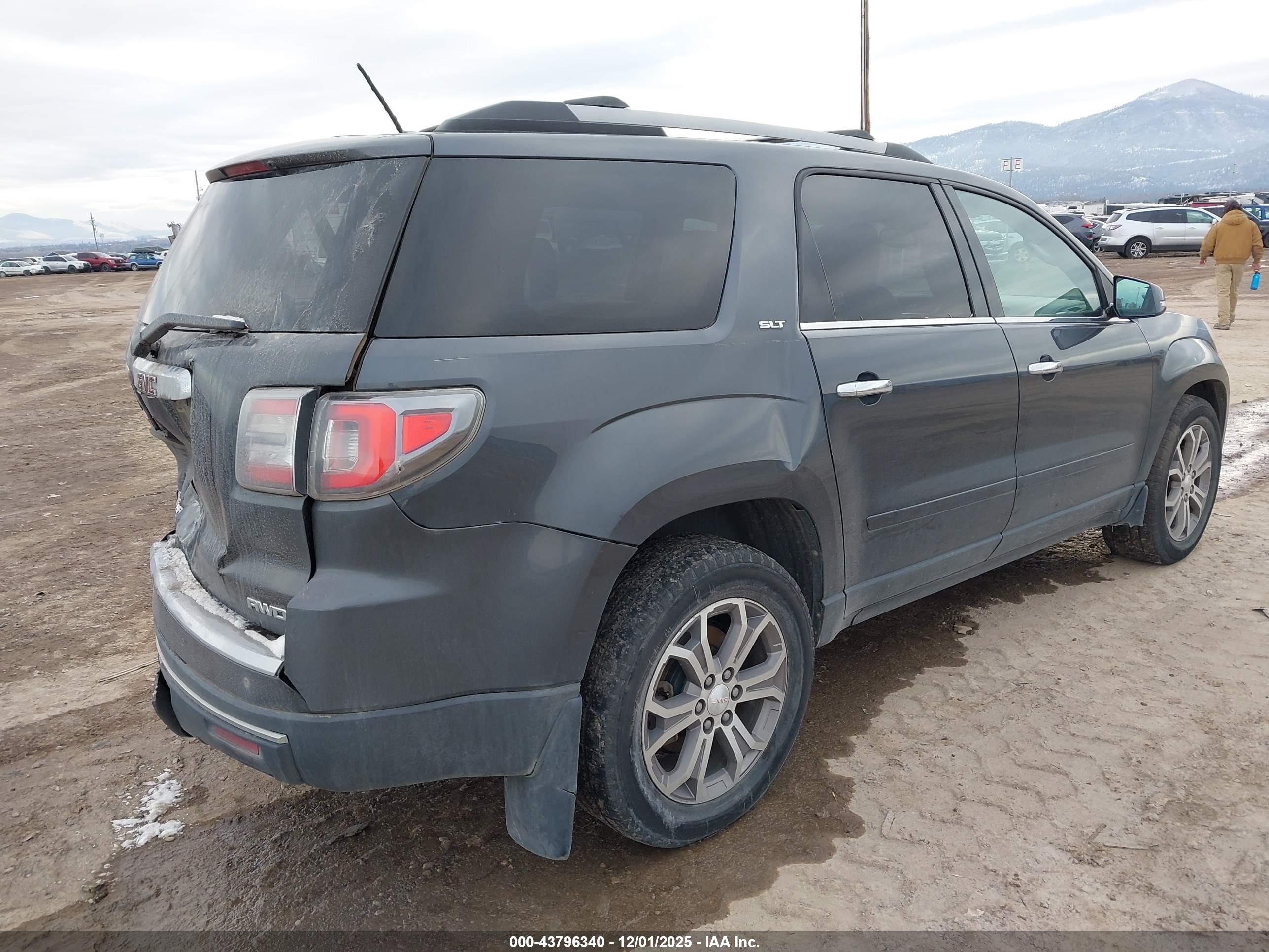 GMC ACADIA image 4
