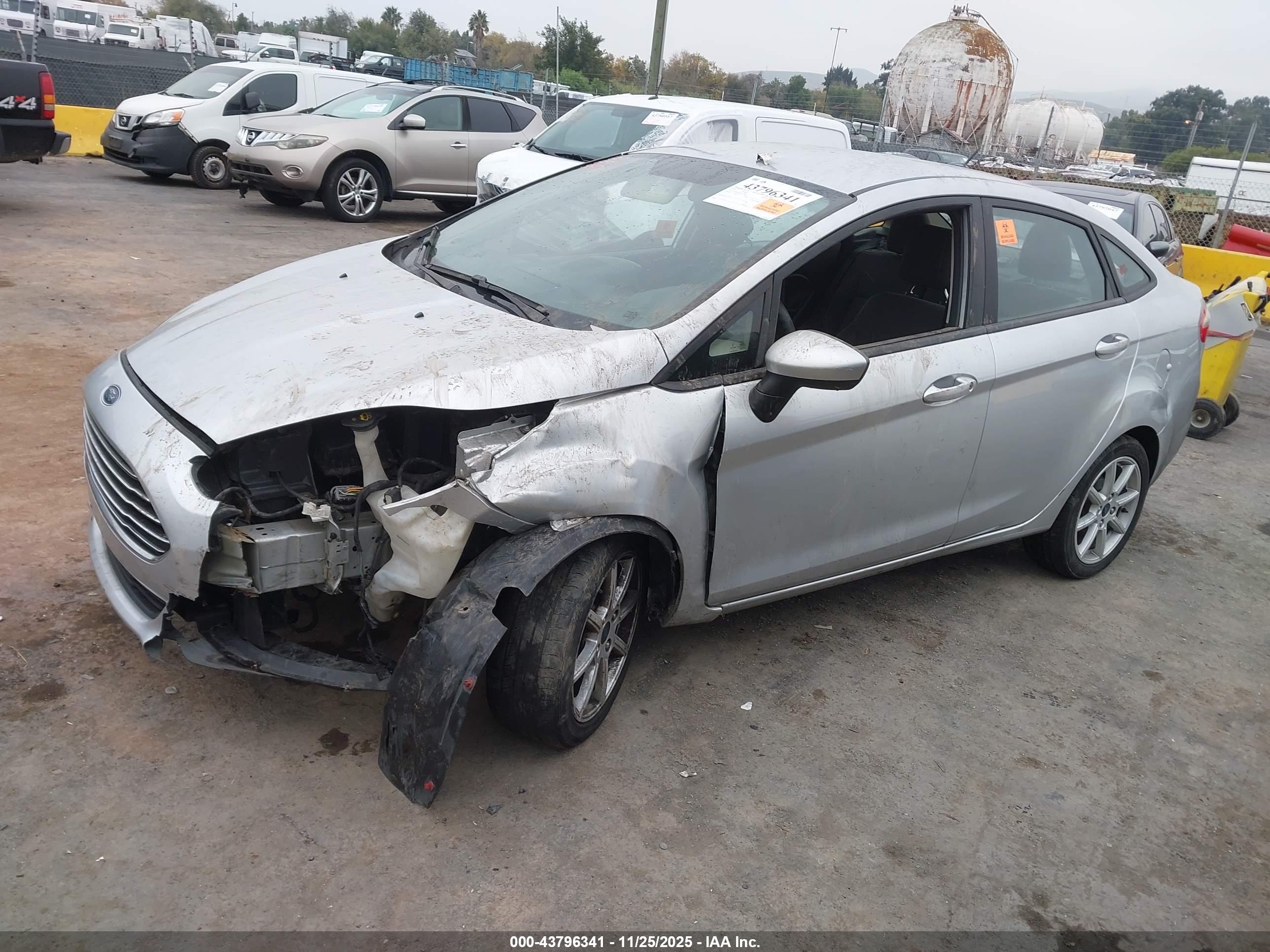 FORD FIESTA image 2