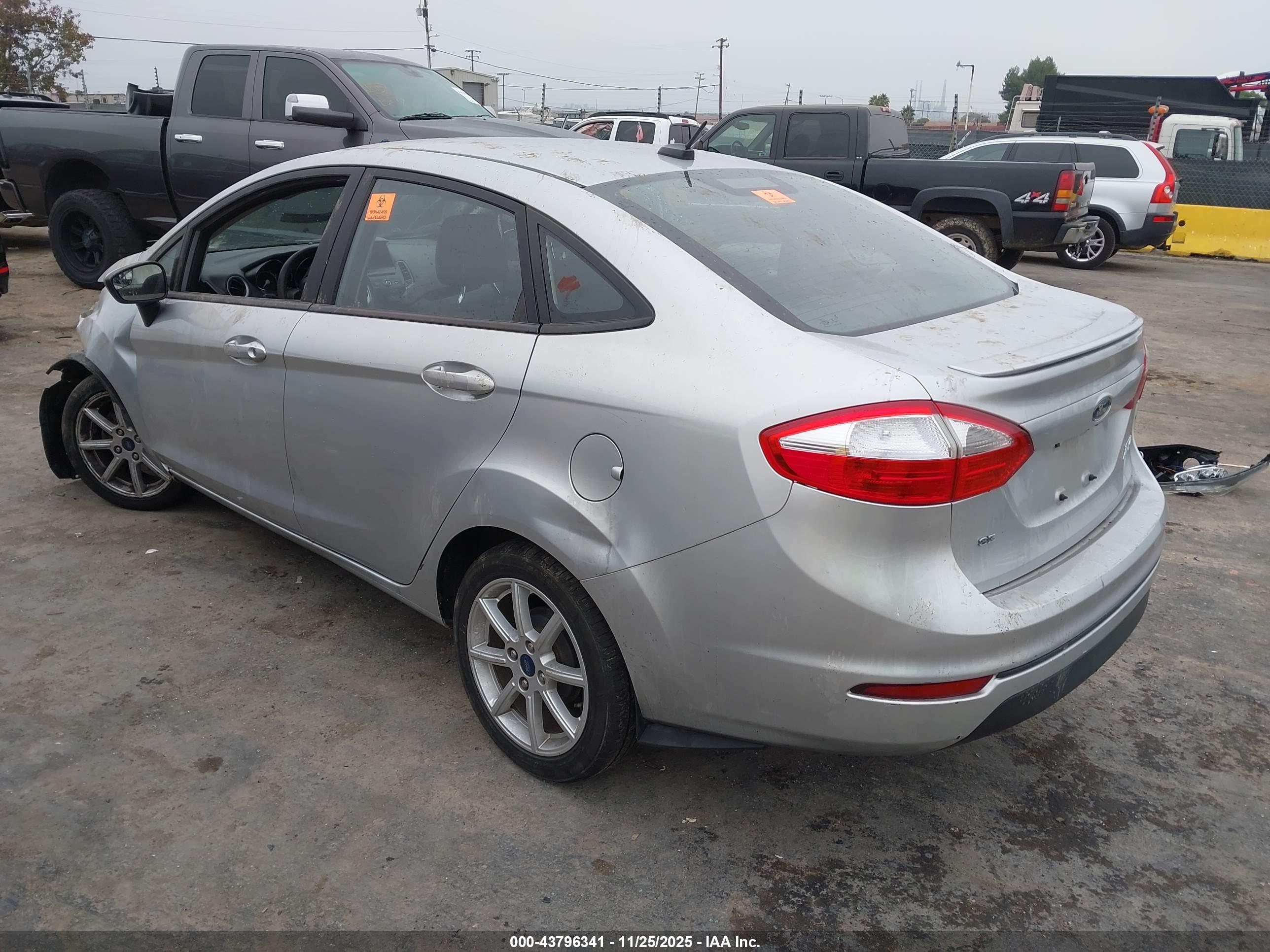 FORD FIESTA image 3