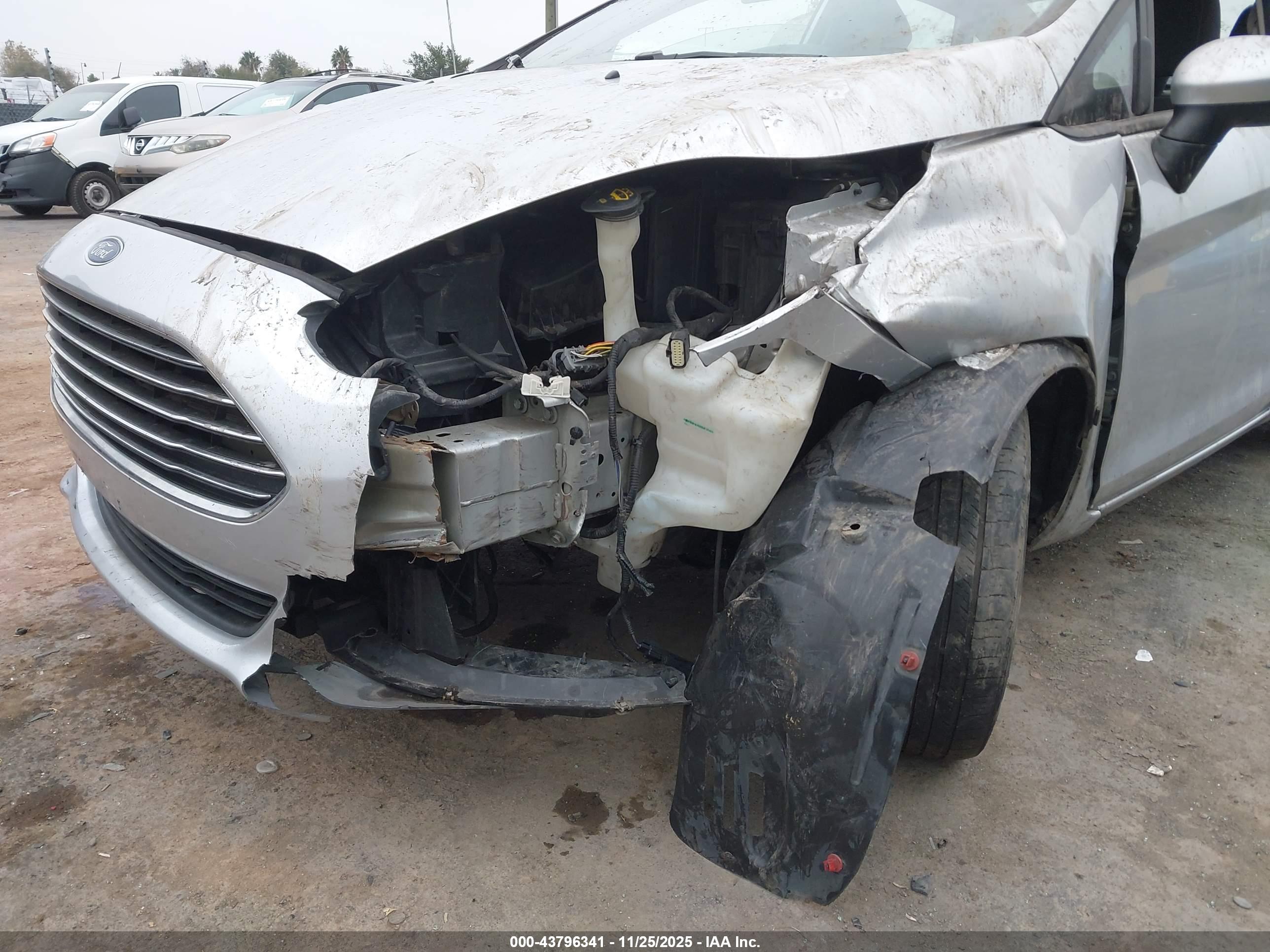 FORD FIESTA image 6