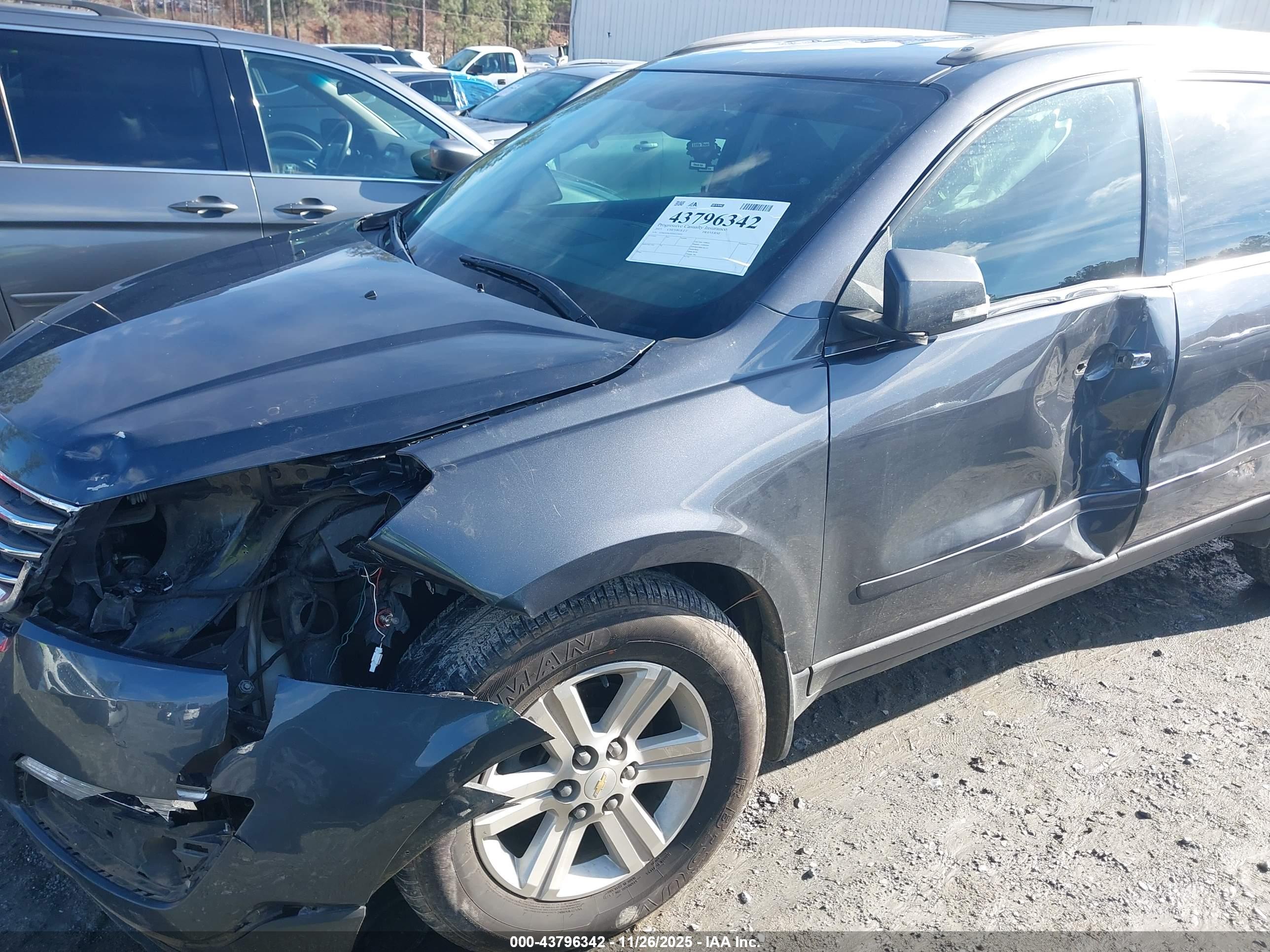 CHEVROLET TRAVERSE image 6