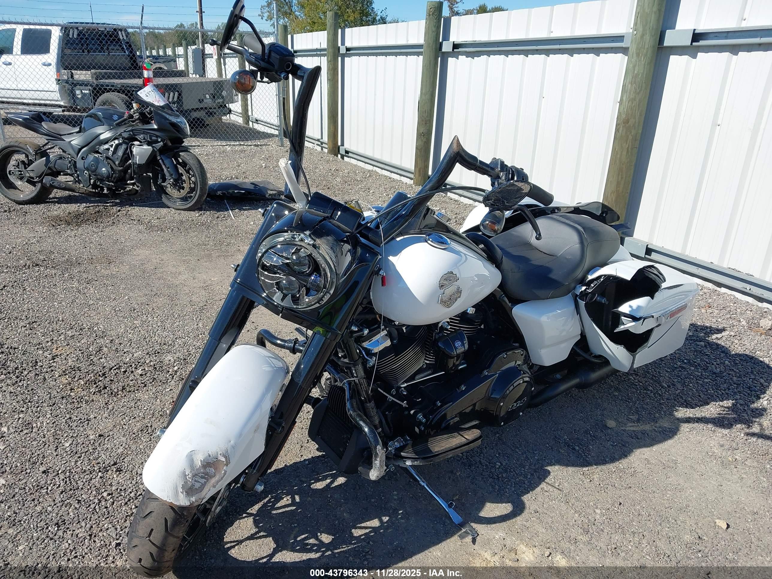 HARLEY-DAVIDSON FLHRXS image 2