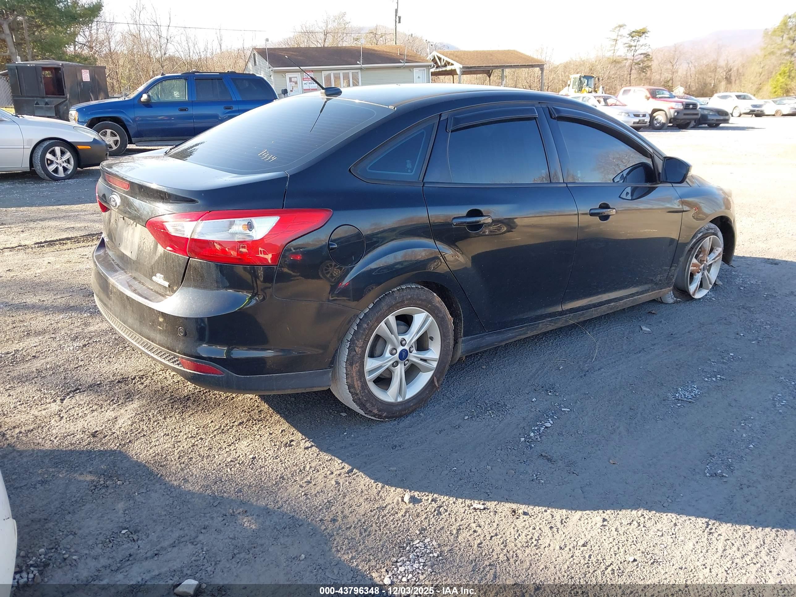 FORD FOCUS image 4