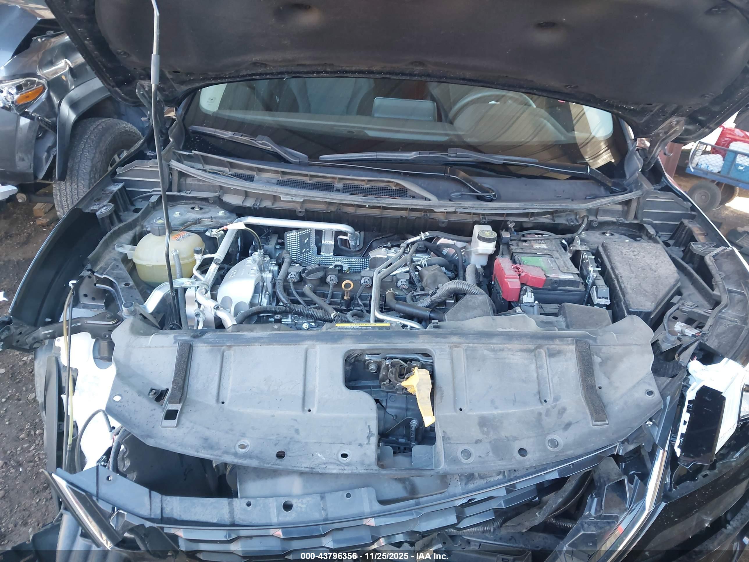 NISSAN ROGUE image 10