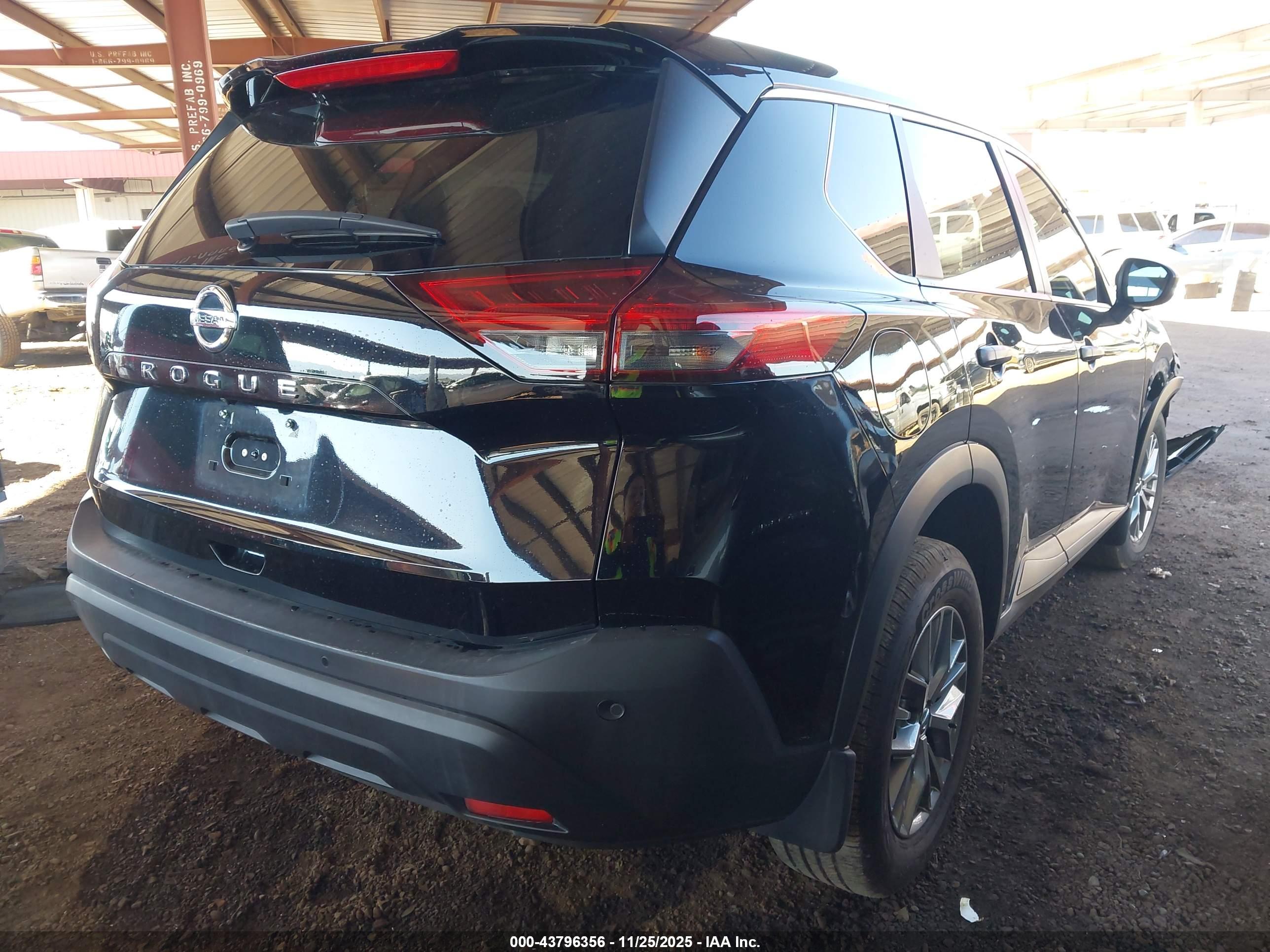 NISSAN ROGUE image 4