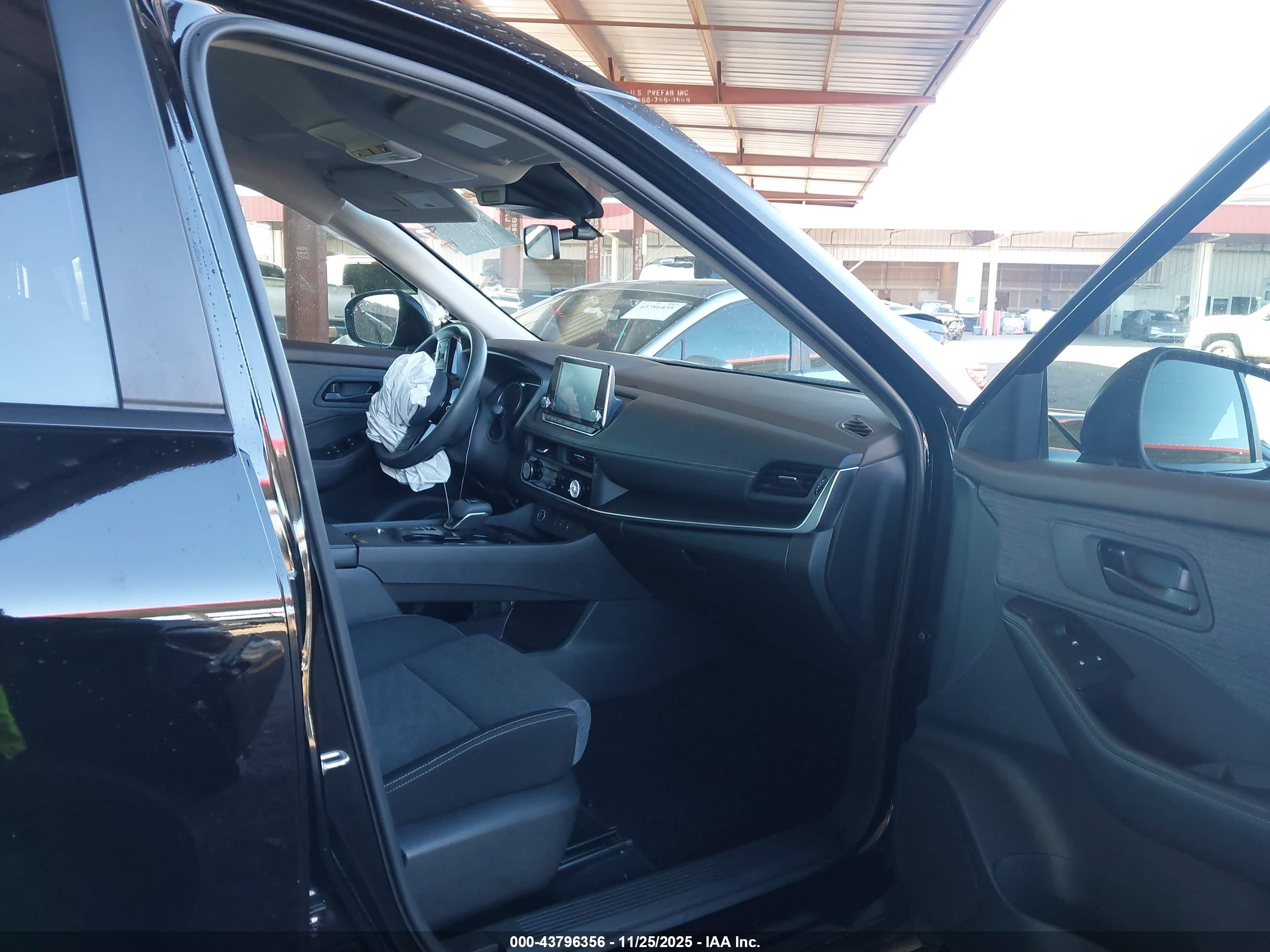 NISSAN ROGUE image 5