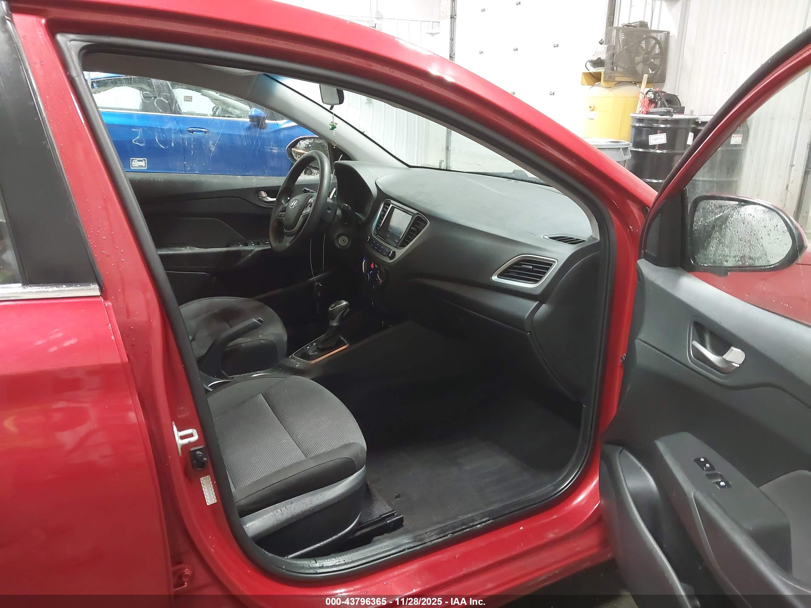 HYUNDAI ACCENT image 5