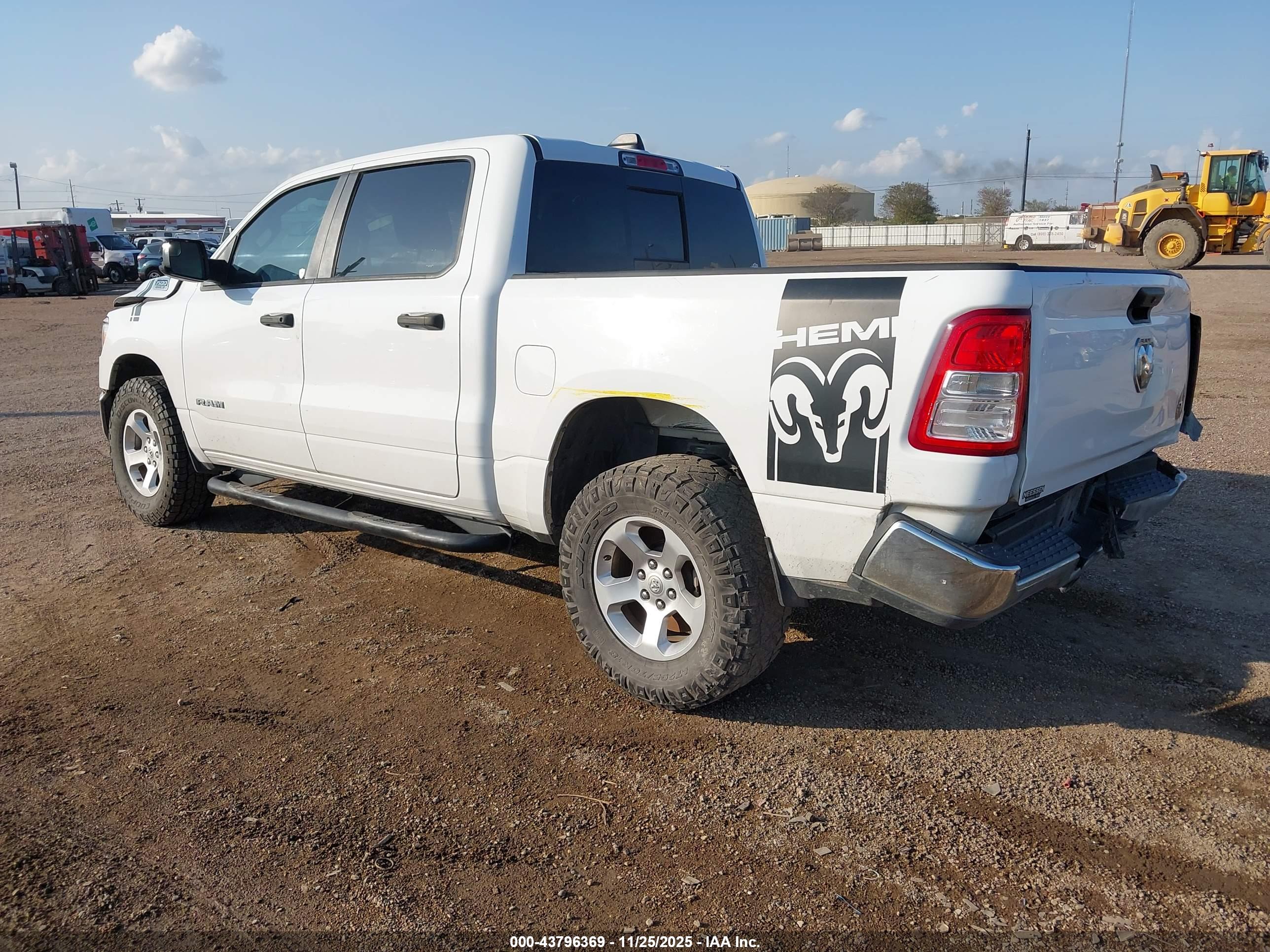 RAM 1500 image 3