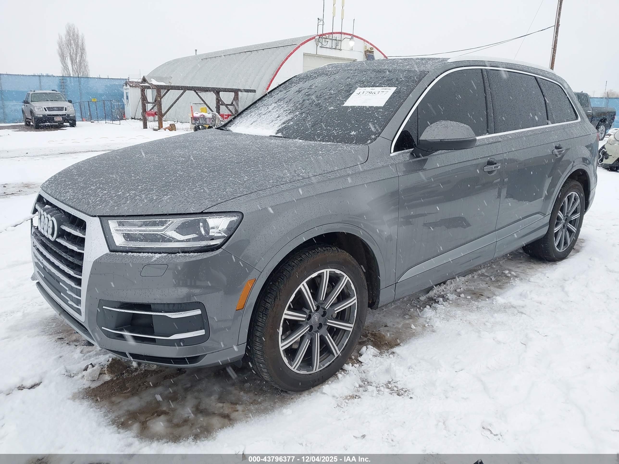 AUDI Q7 image 2
