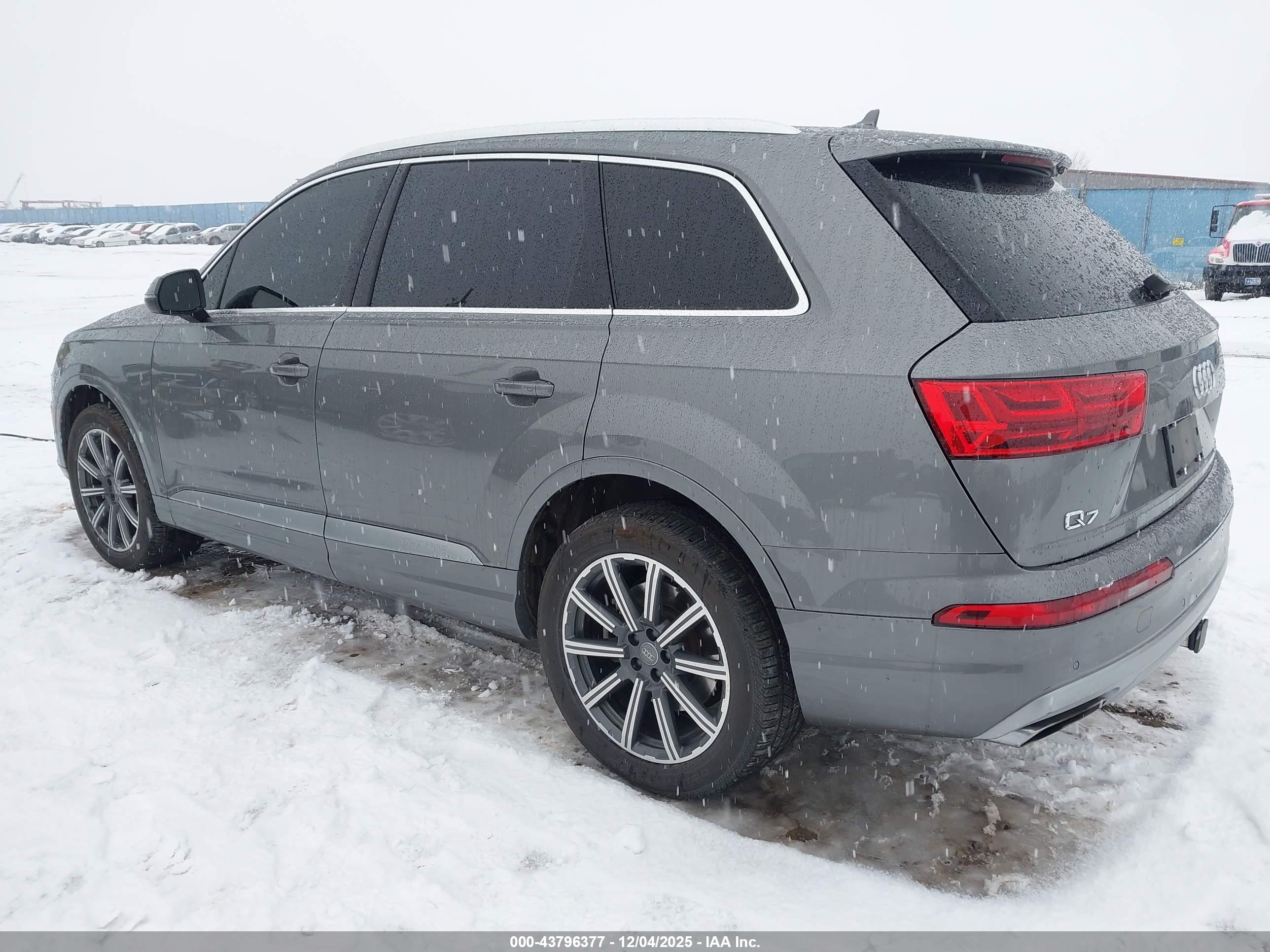 AUDI Q7 image 3