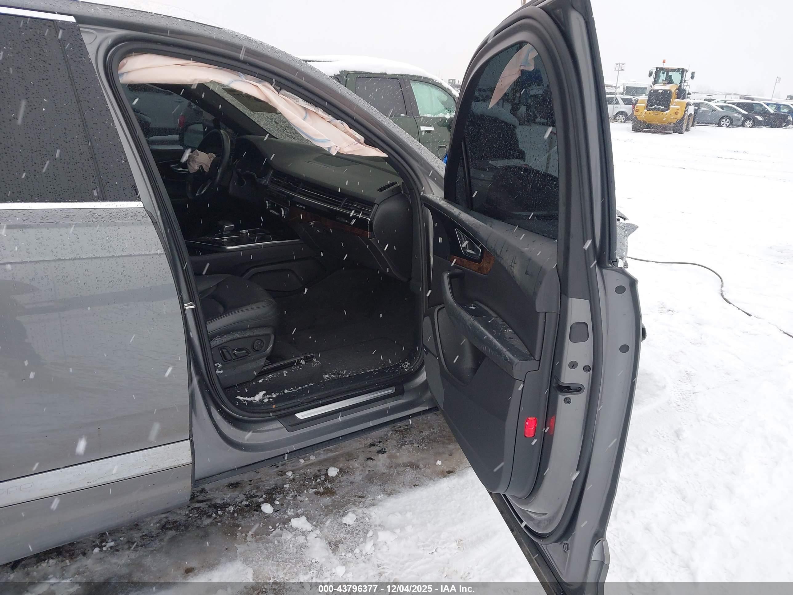 AUDI Q7 image 5