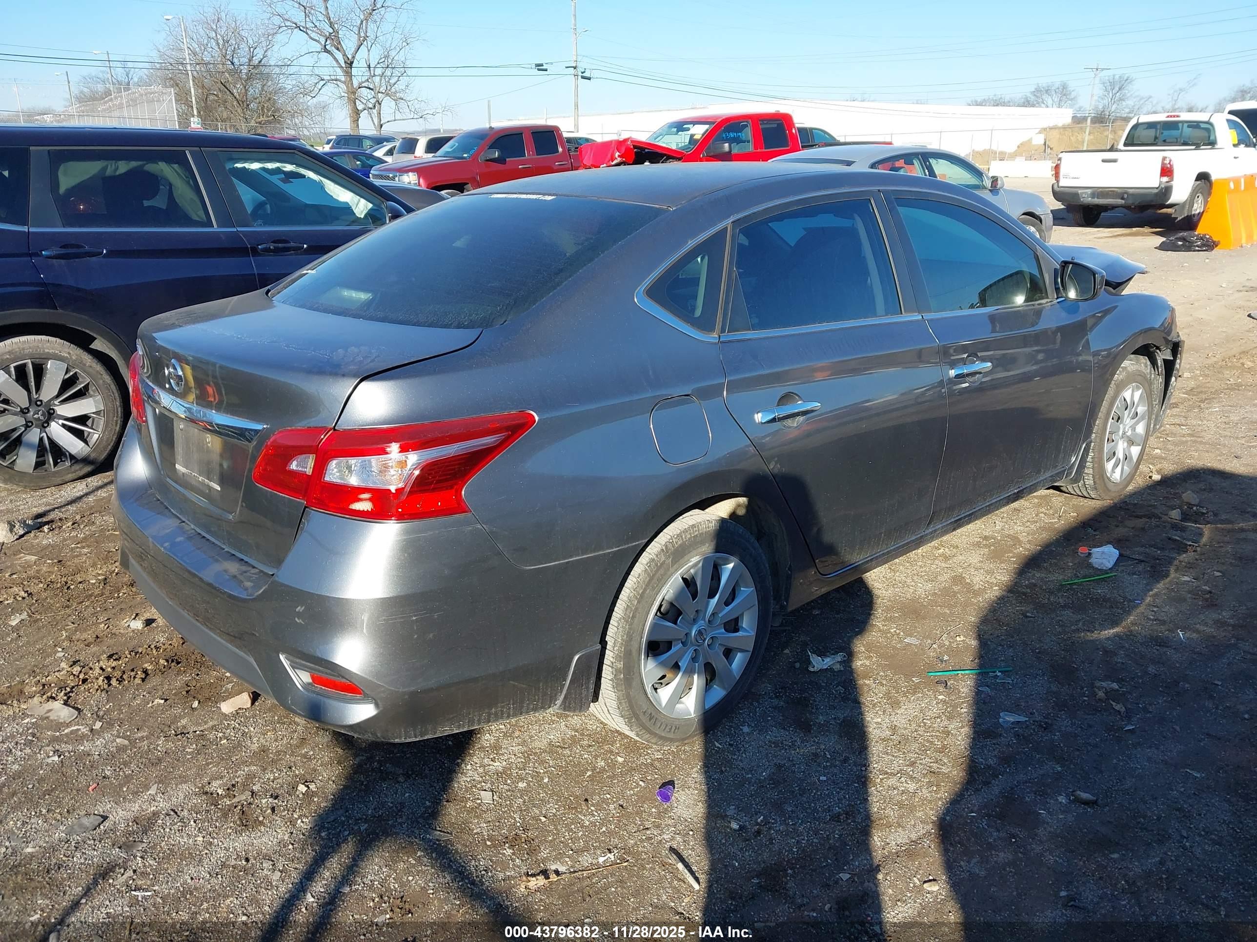 NISSAN SENTRA image 4