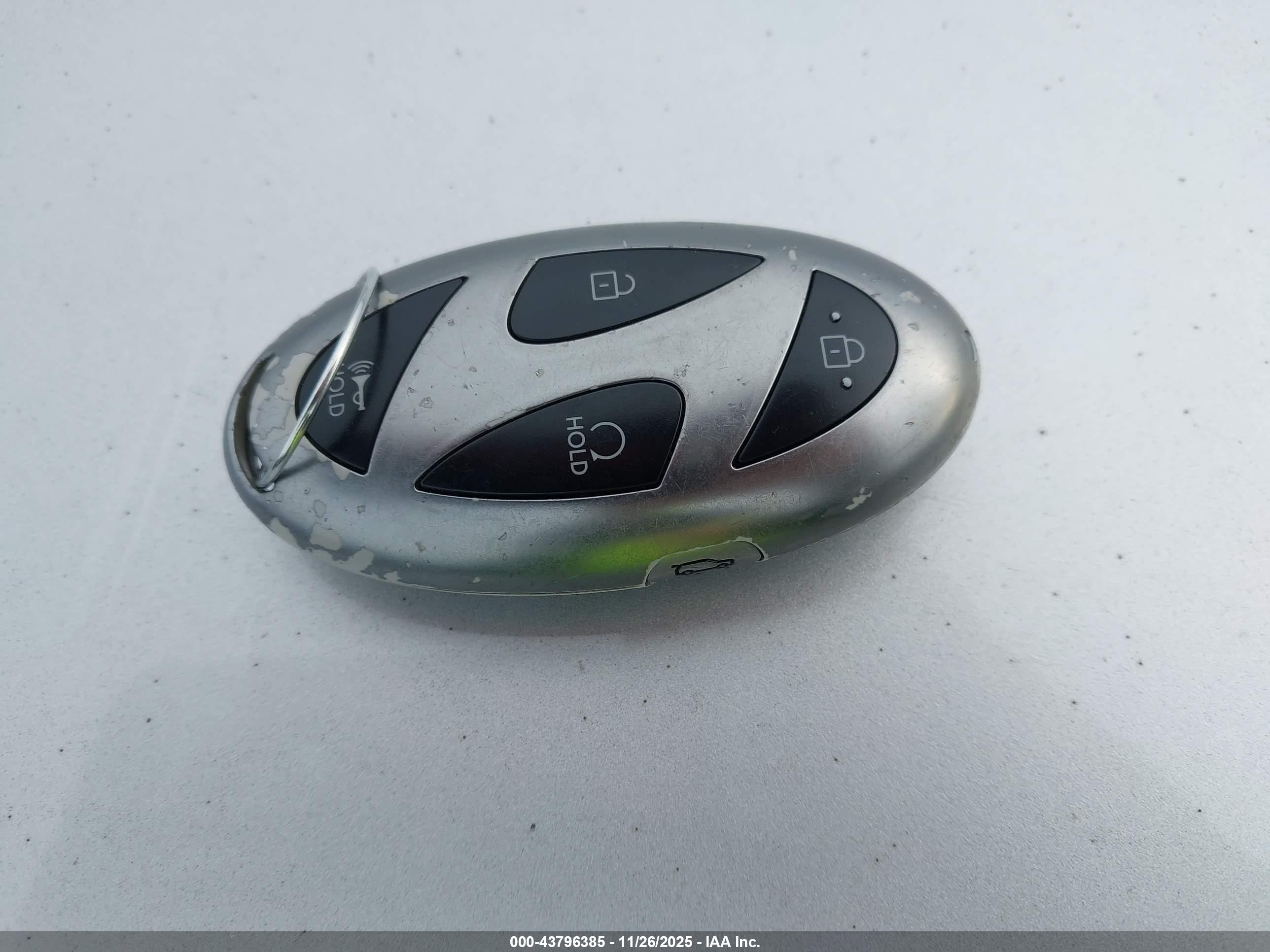 HYUNDAI SANTA image 11