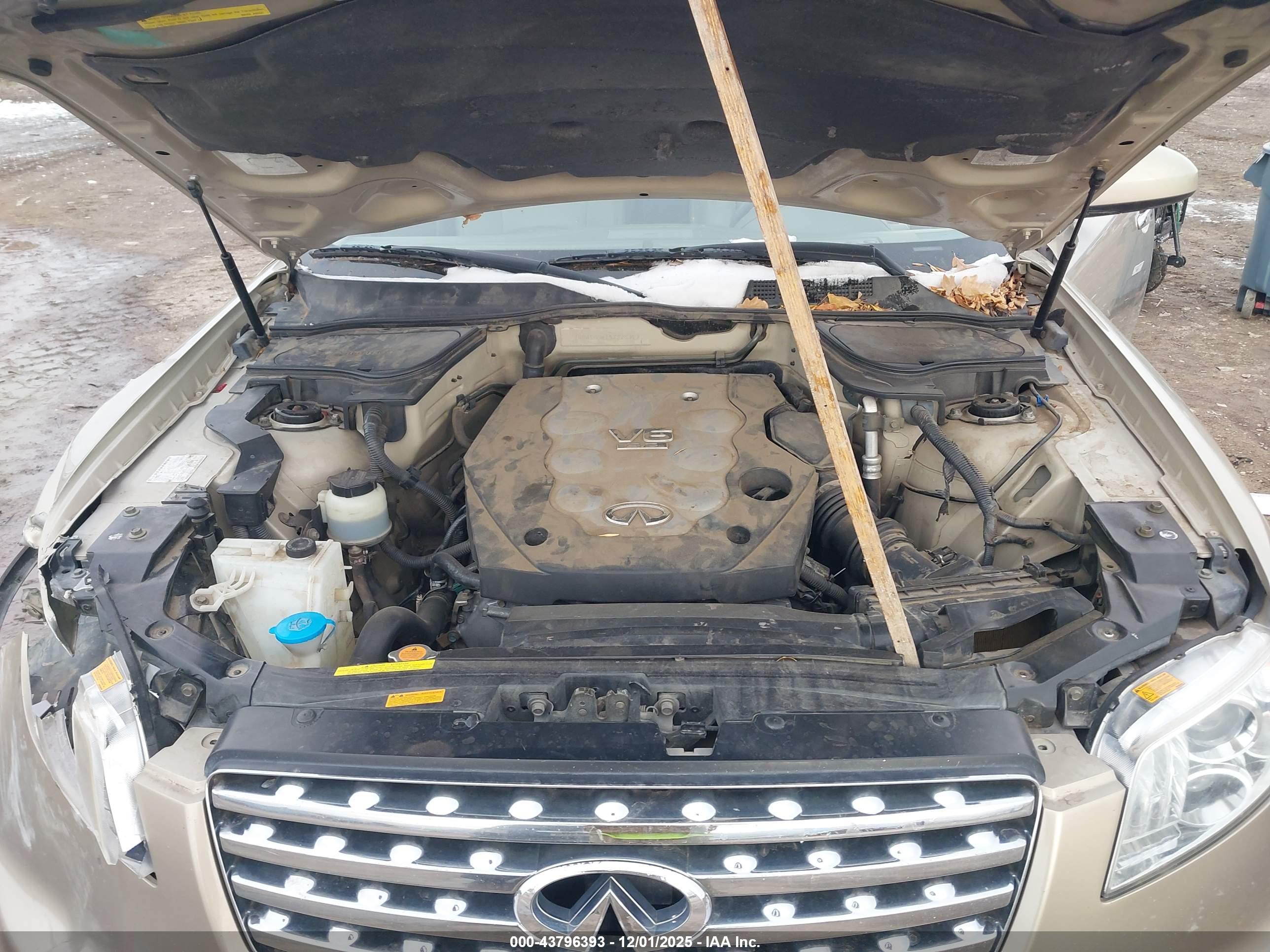 INFINITI FX35 image 10