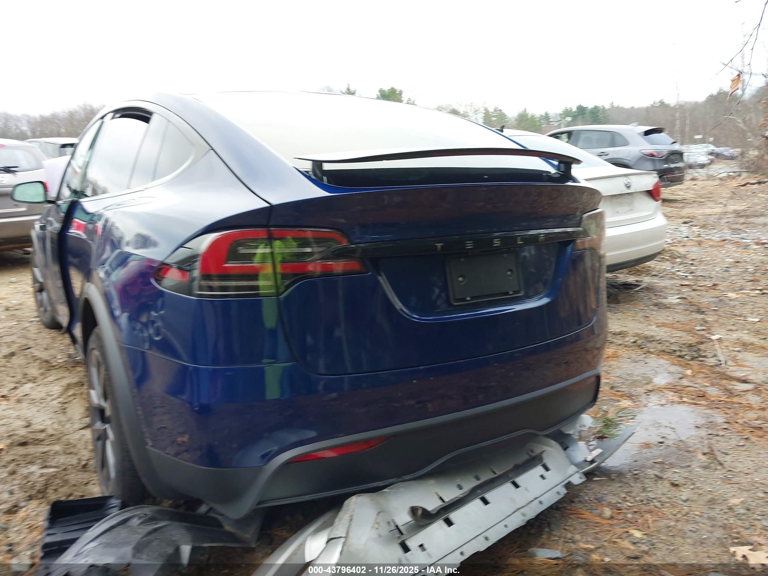 TESLA MODEL image 3