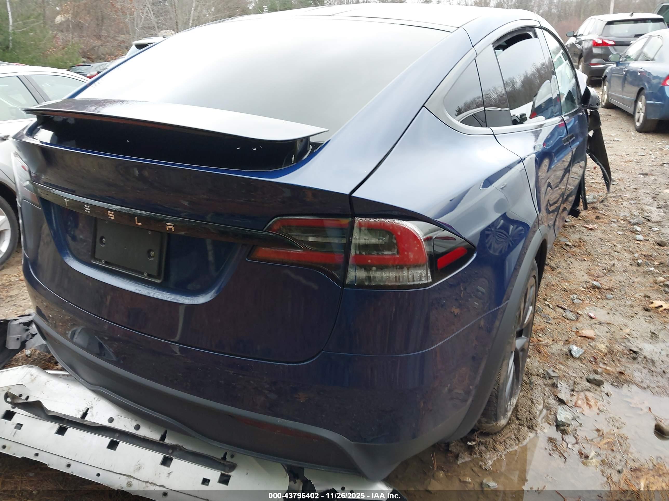 TESLA MODEL image 4