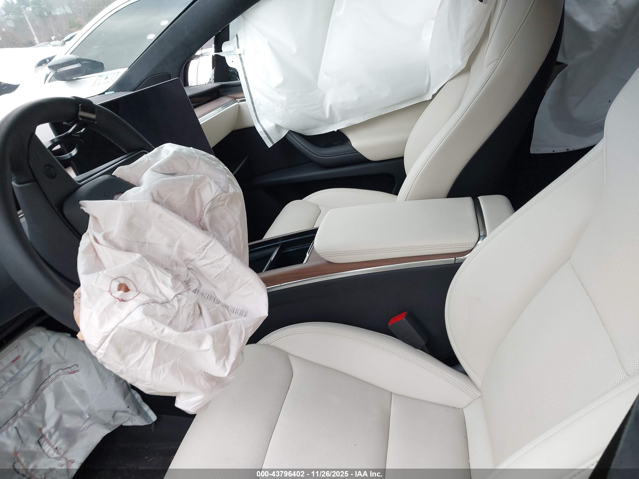 TESLA MODEL image 5