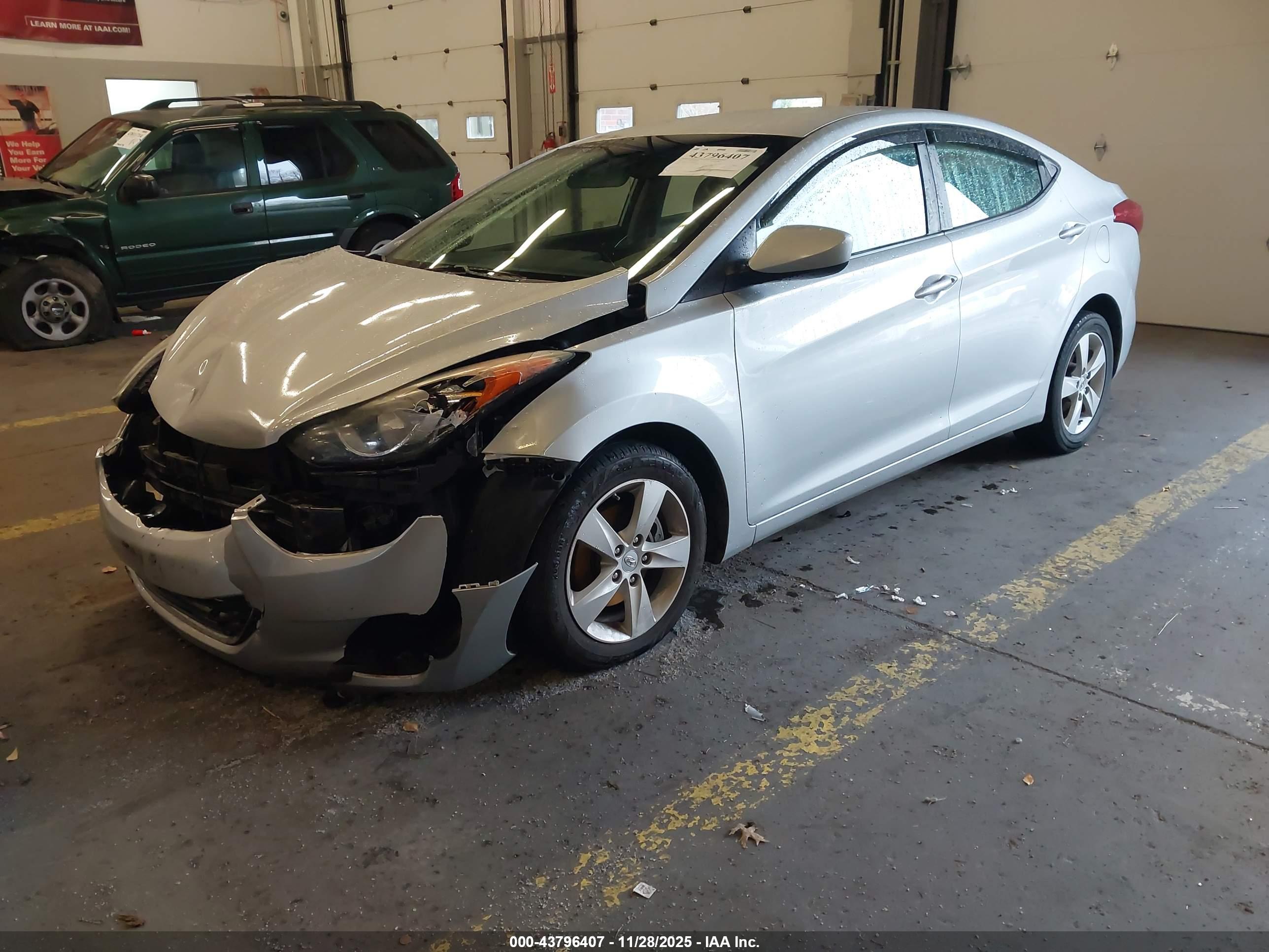 HYUNDAI ELANTRA image 2