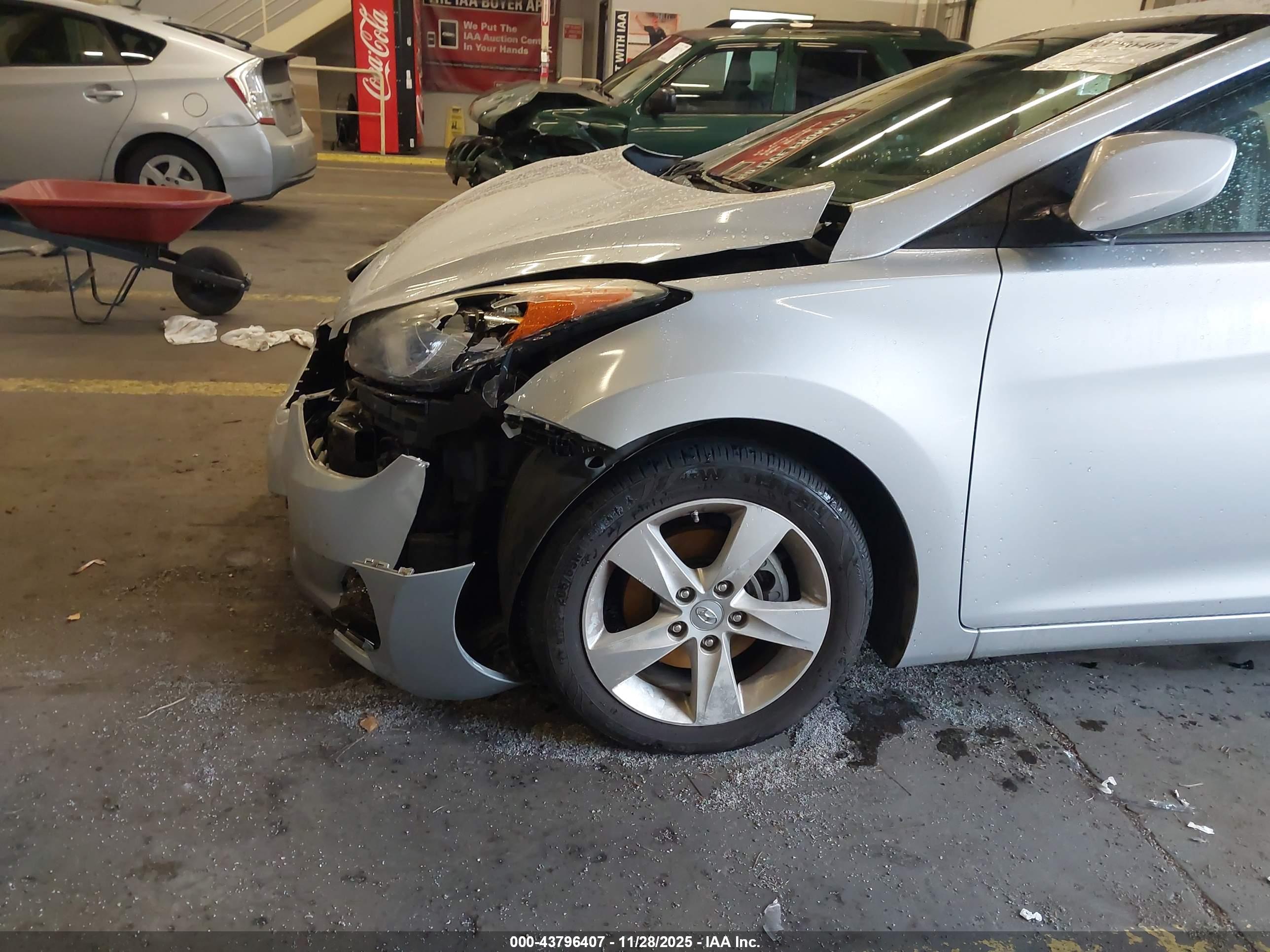 HYUNDAI ELANTRA image 6