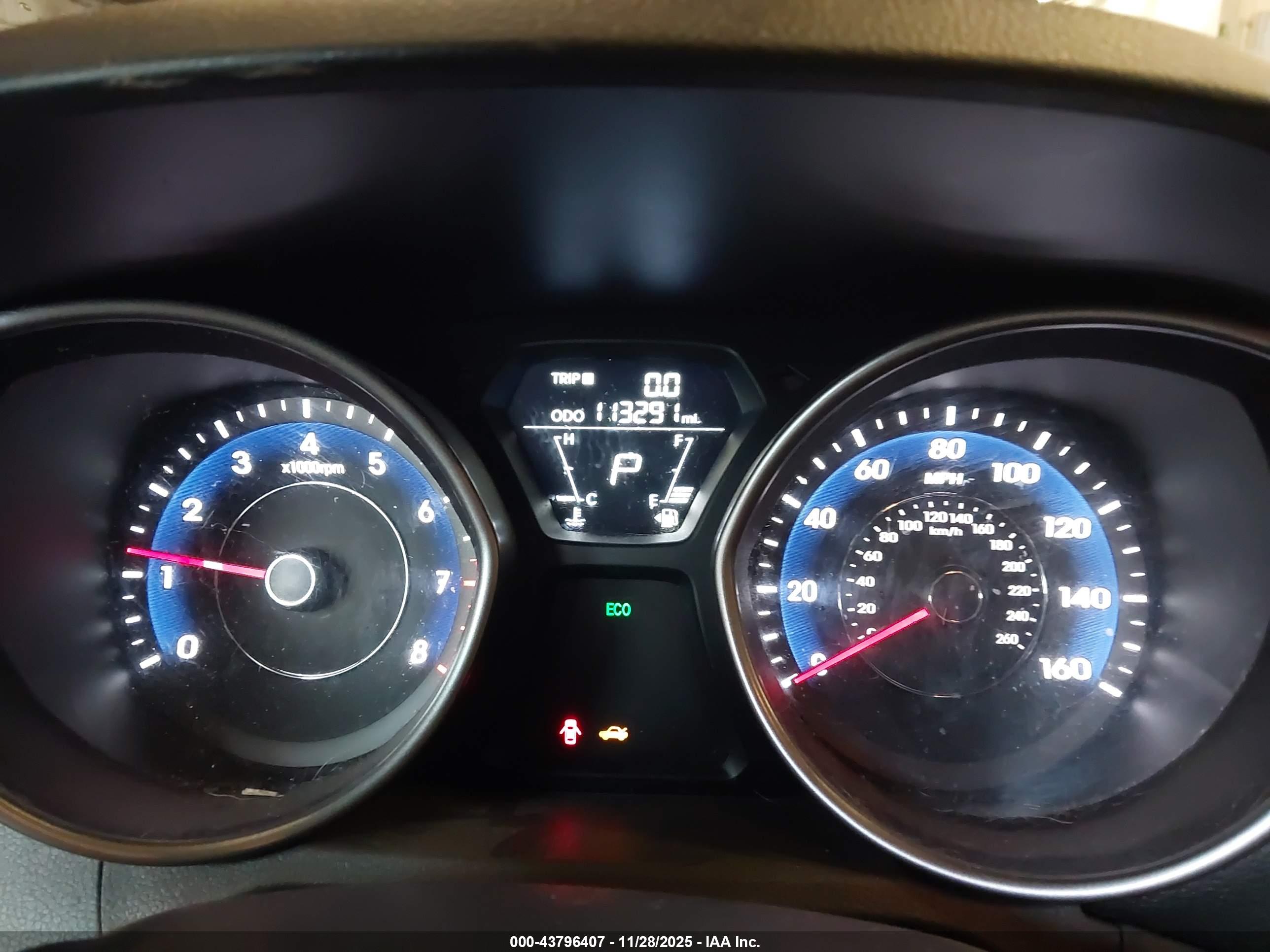 HYUNDAI ELANTRA image 7