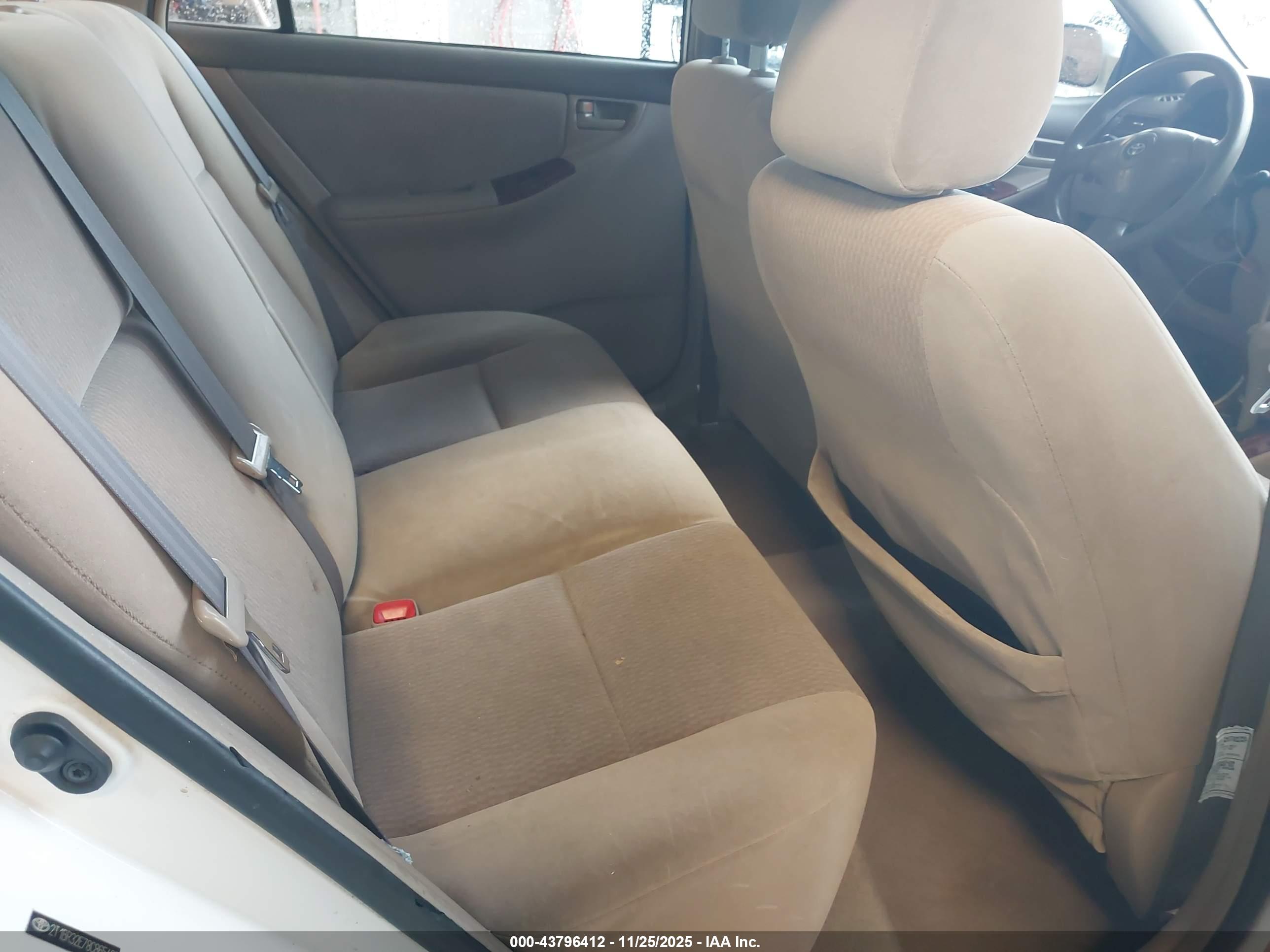 TOYOTA COROLLA image 8