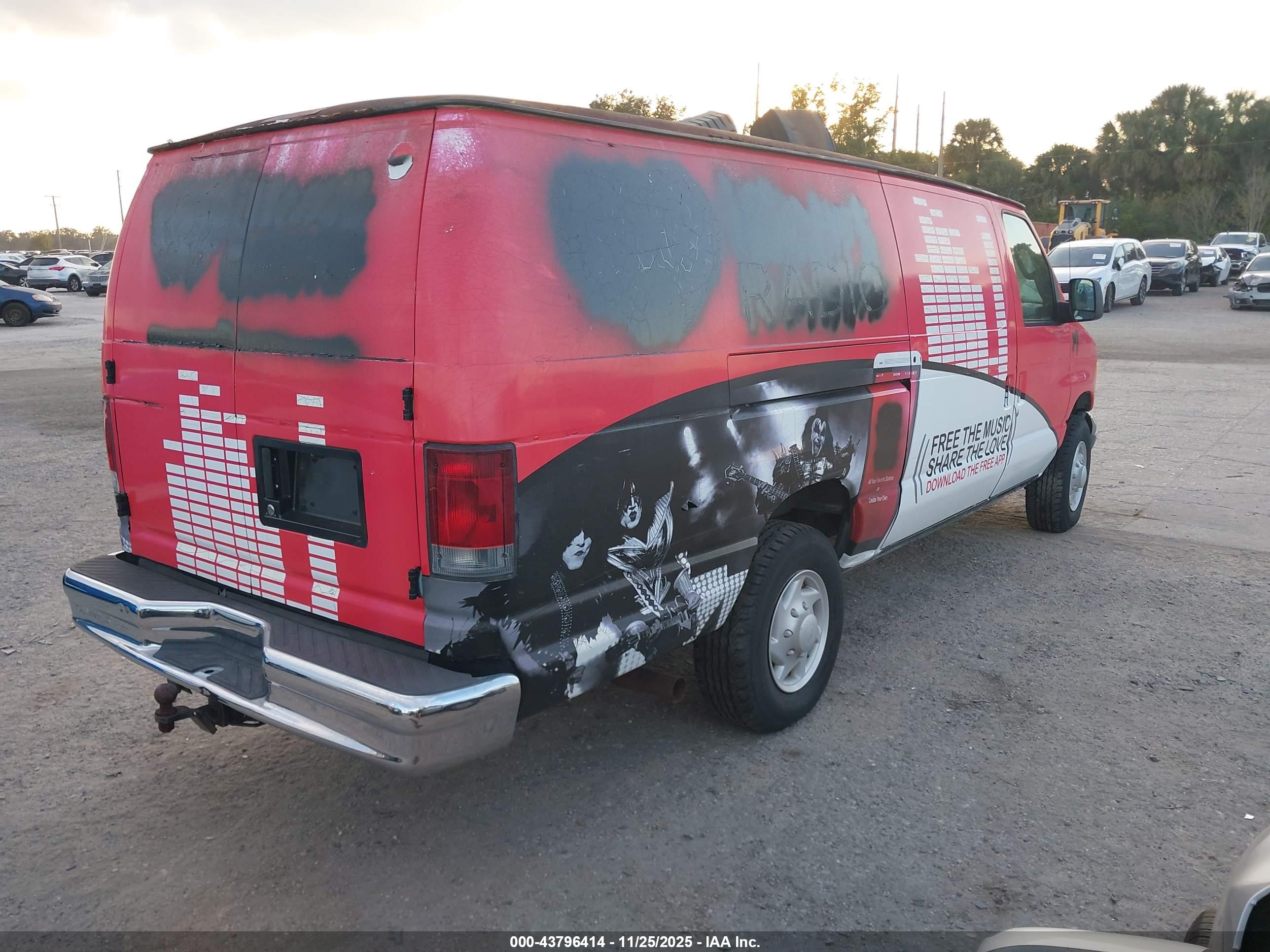 FORD E-350 image 4