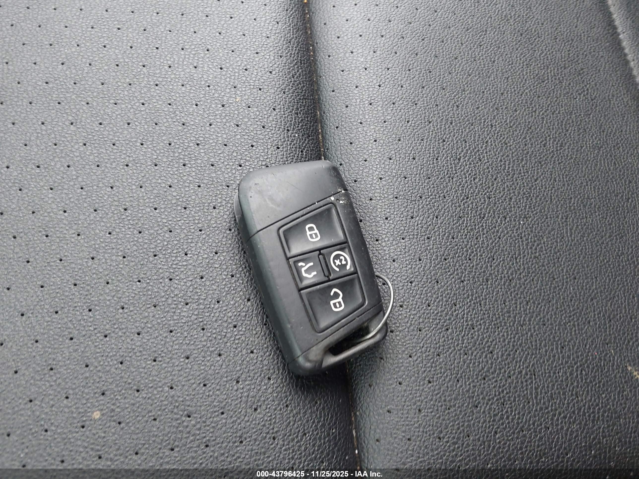 VOLKSWAGEN ATLAS image 11