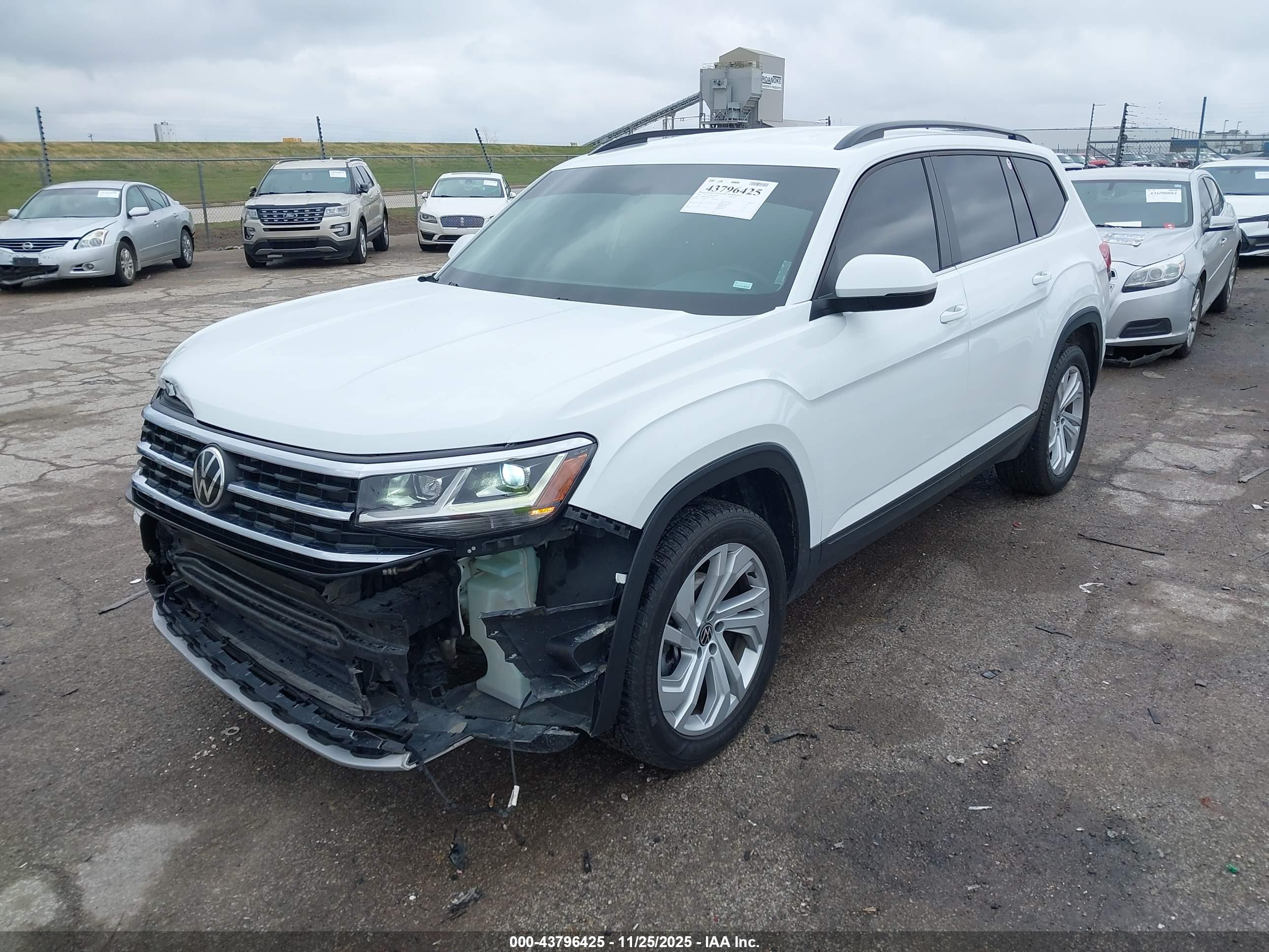 VOLKSWAGEN ATLAS image 2