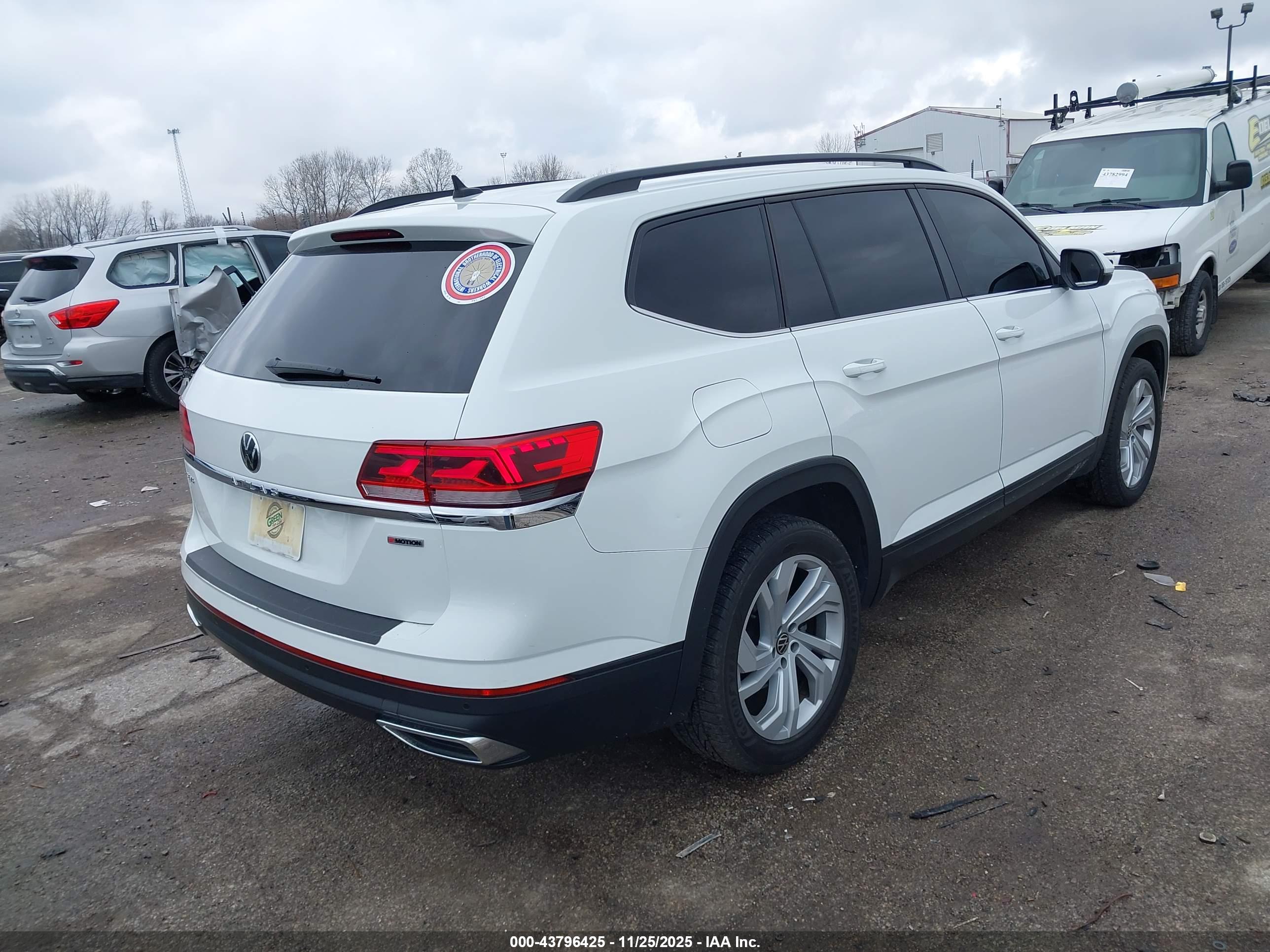 VOLKSWAGEN ATLAS image 4