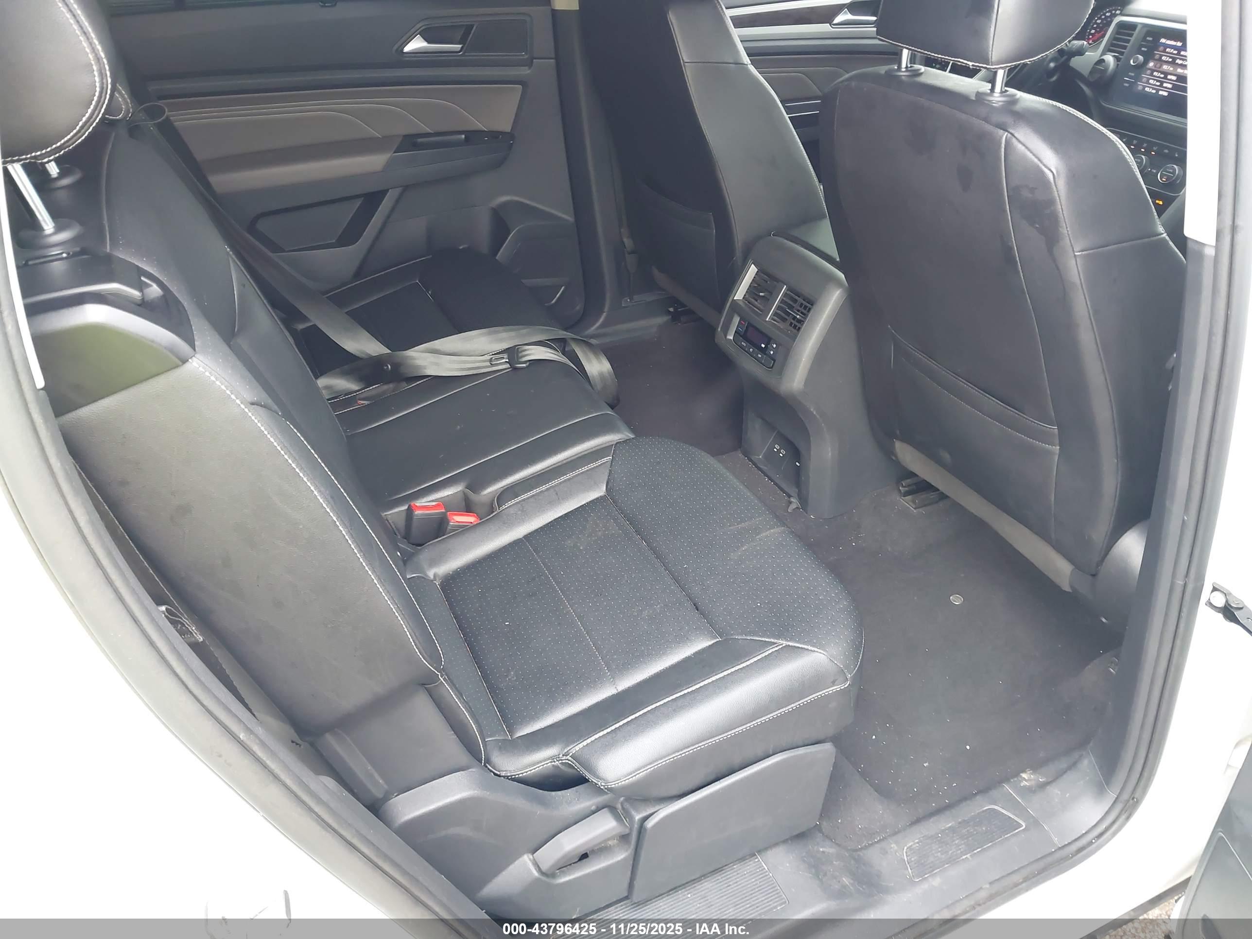 VOLKSWAGEN ATLAS image 8