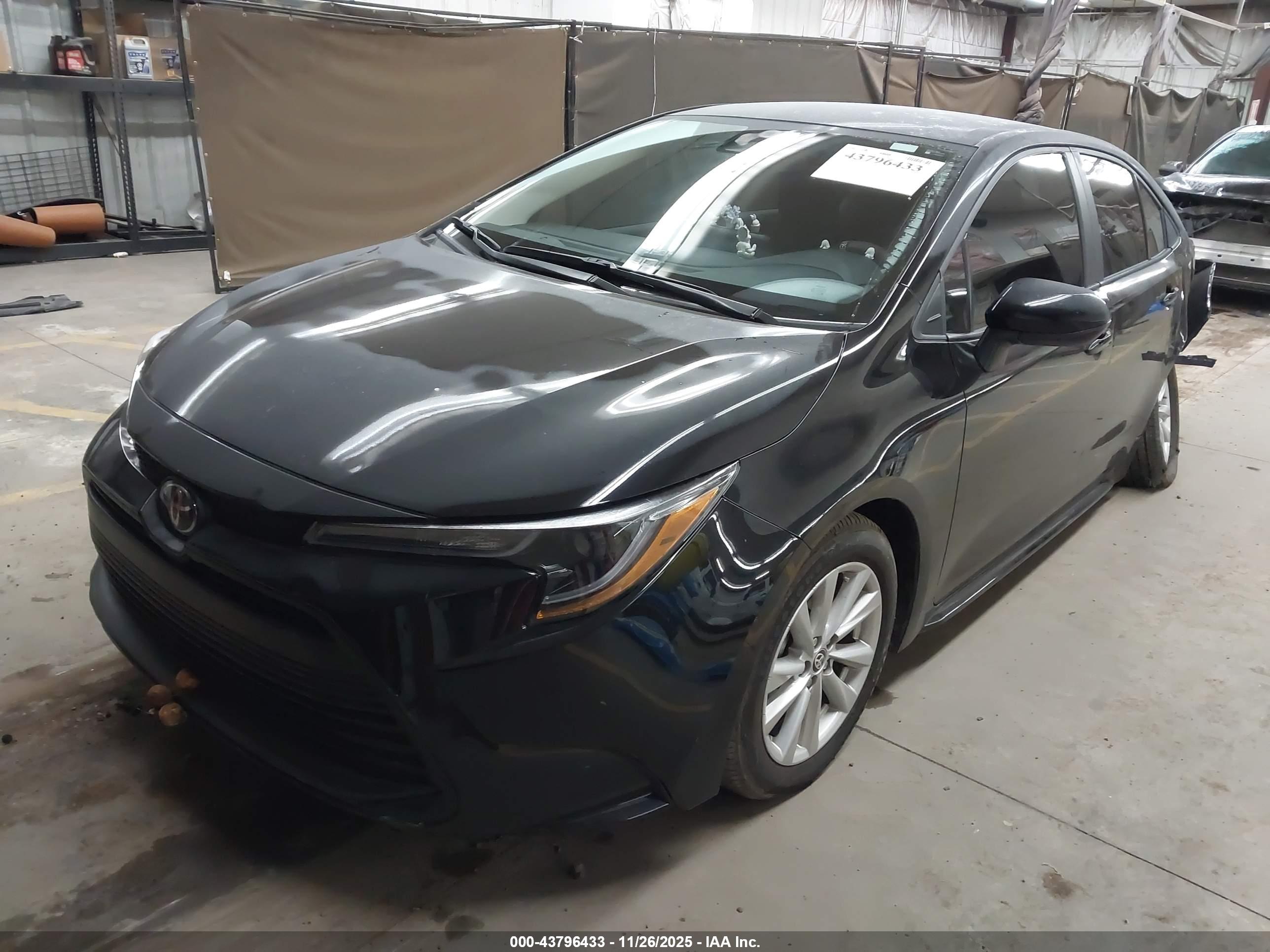 TOYOTA COROLLA image 2