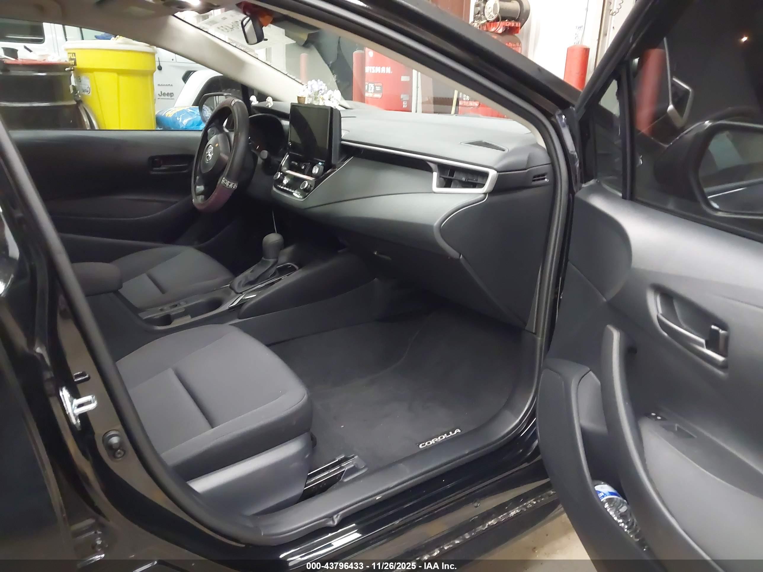 TOYOTA COROLLA image 5