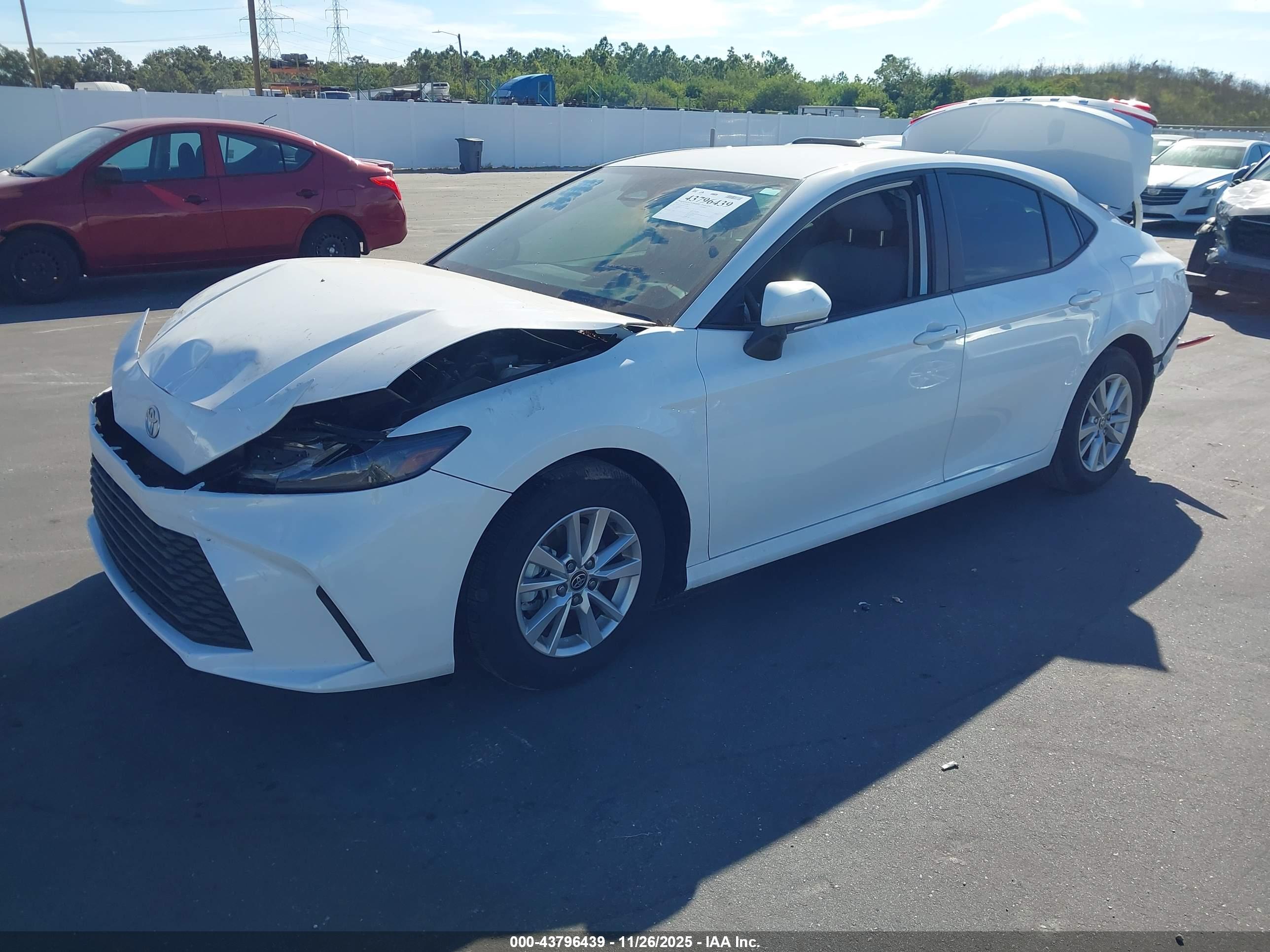 TOYOTA CAMRY image 2