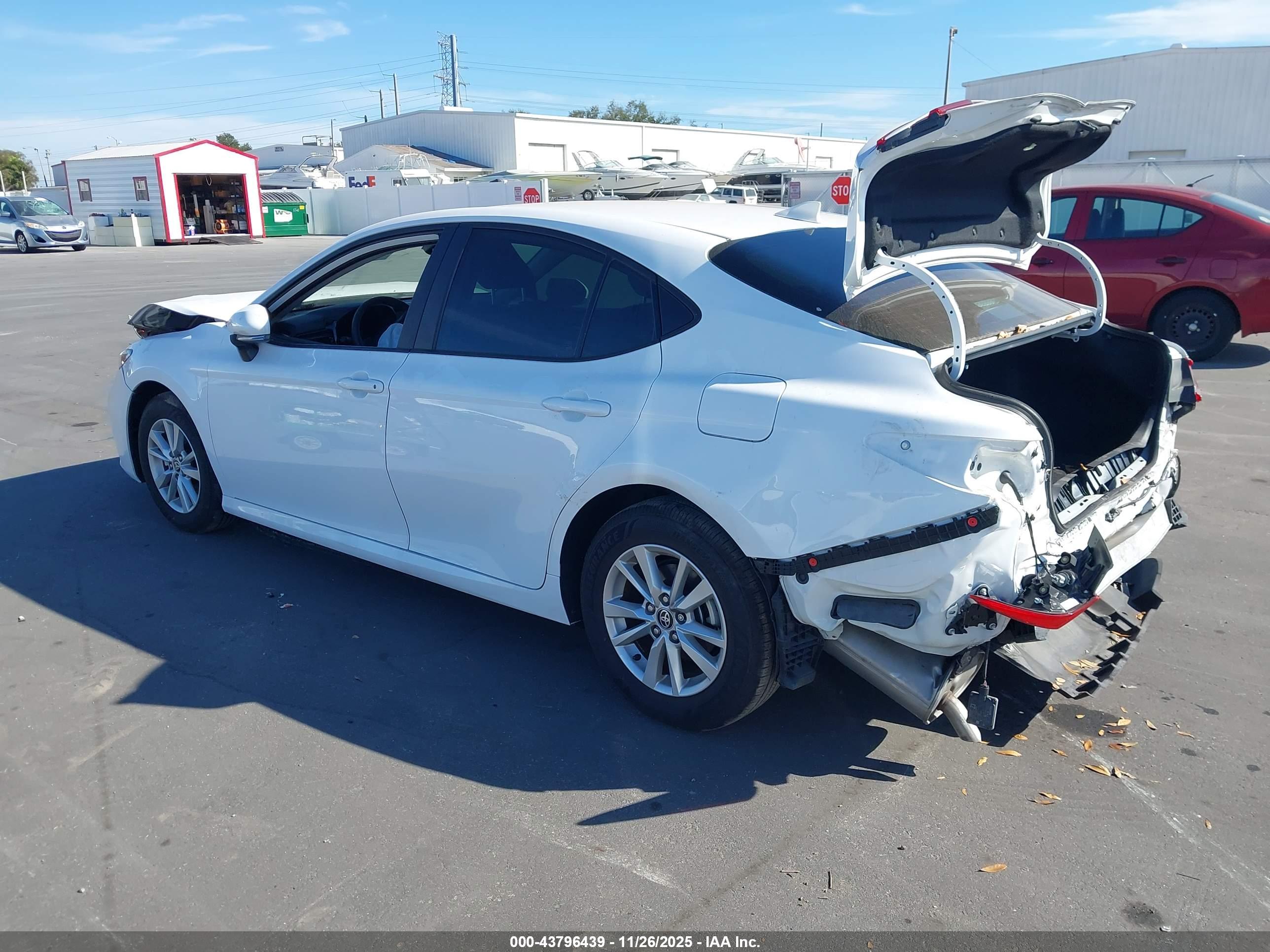 TOYOTA CAMRY image 3