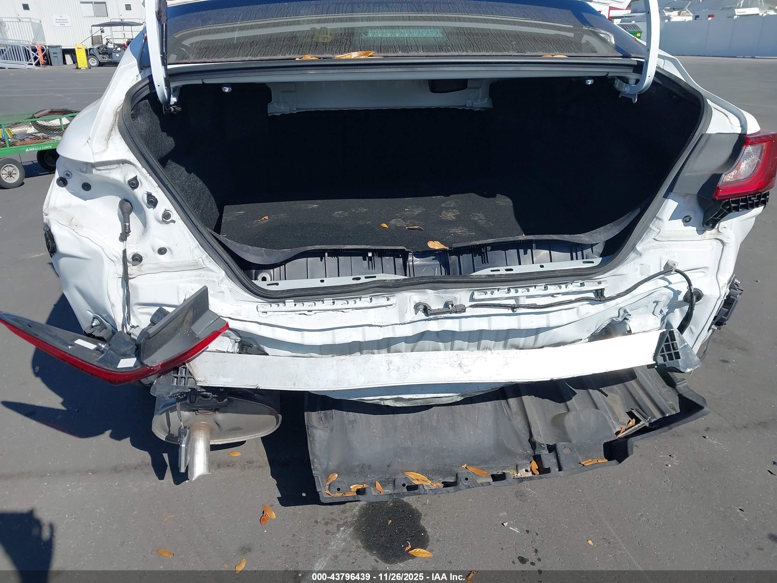 TOYOTA CAMRY image 6