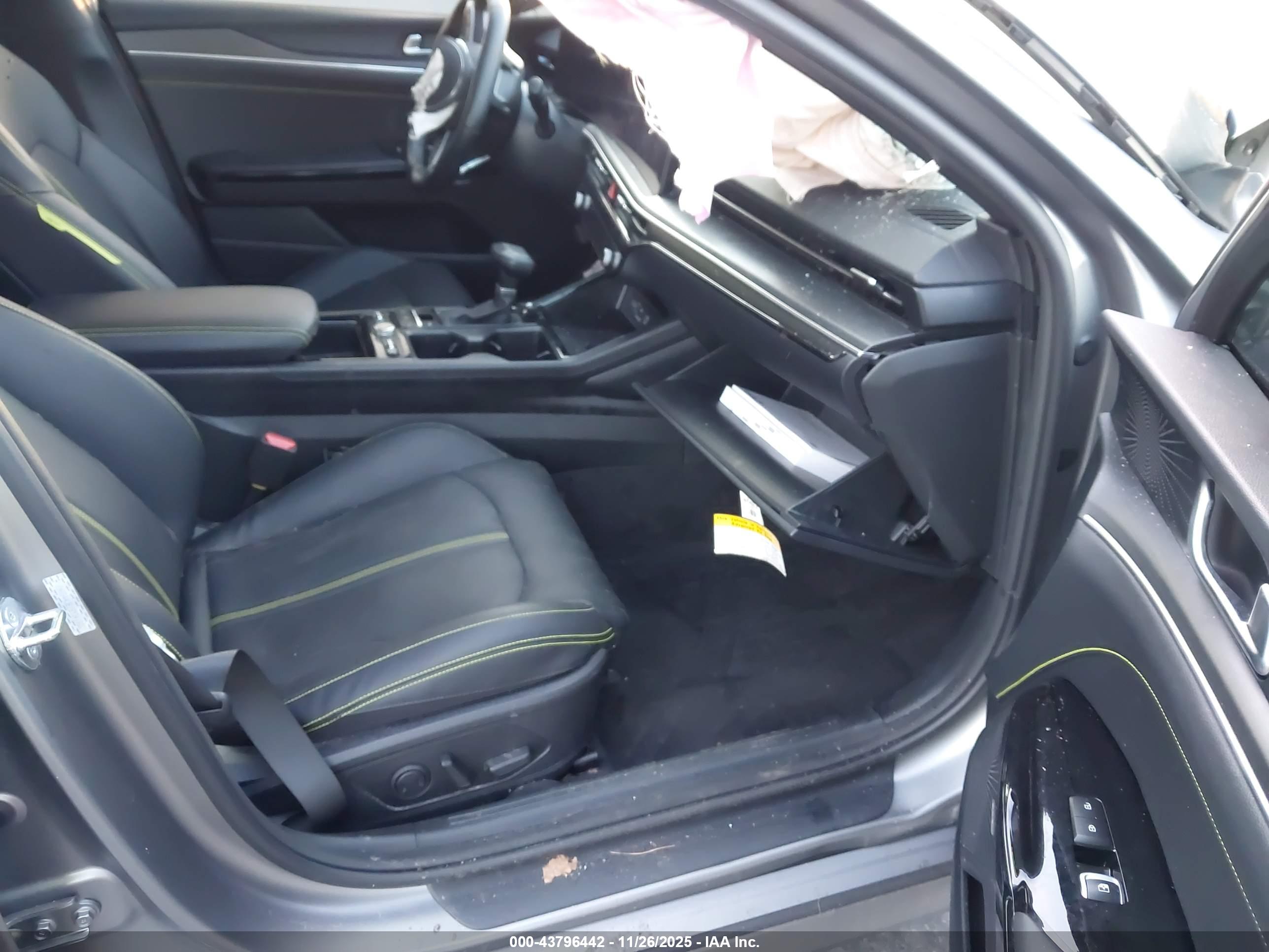 KIA K5 image 5