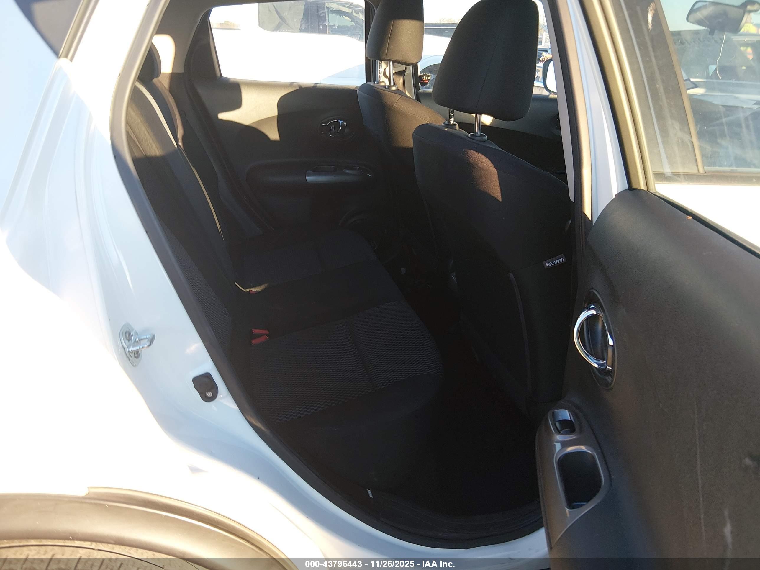 NISSAN JUKE image 8