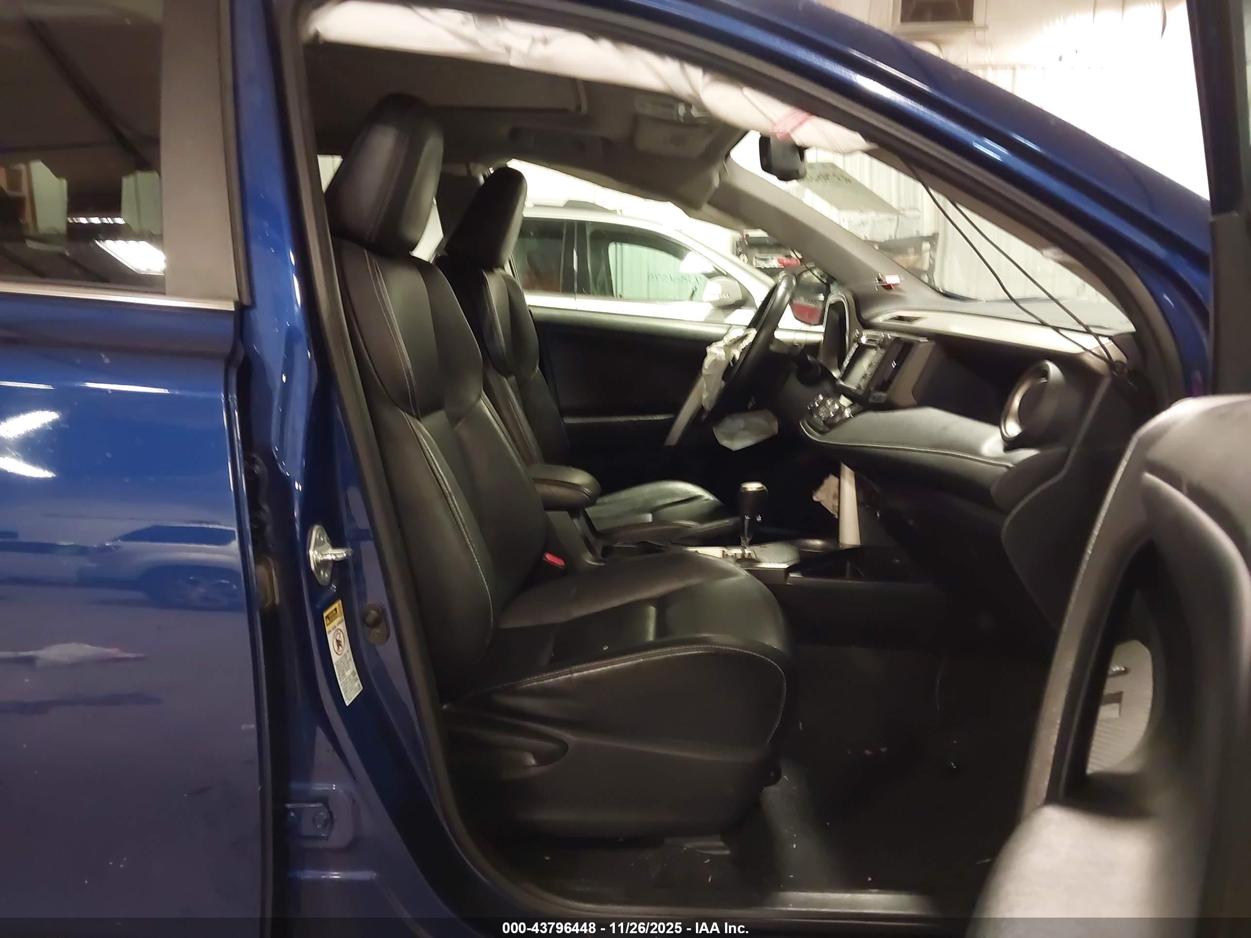 TOYOTA RAV4 image 5