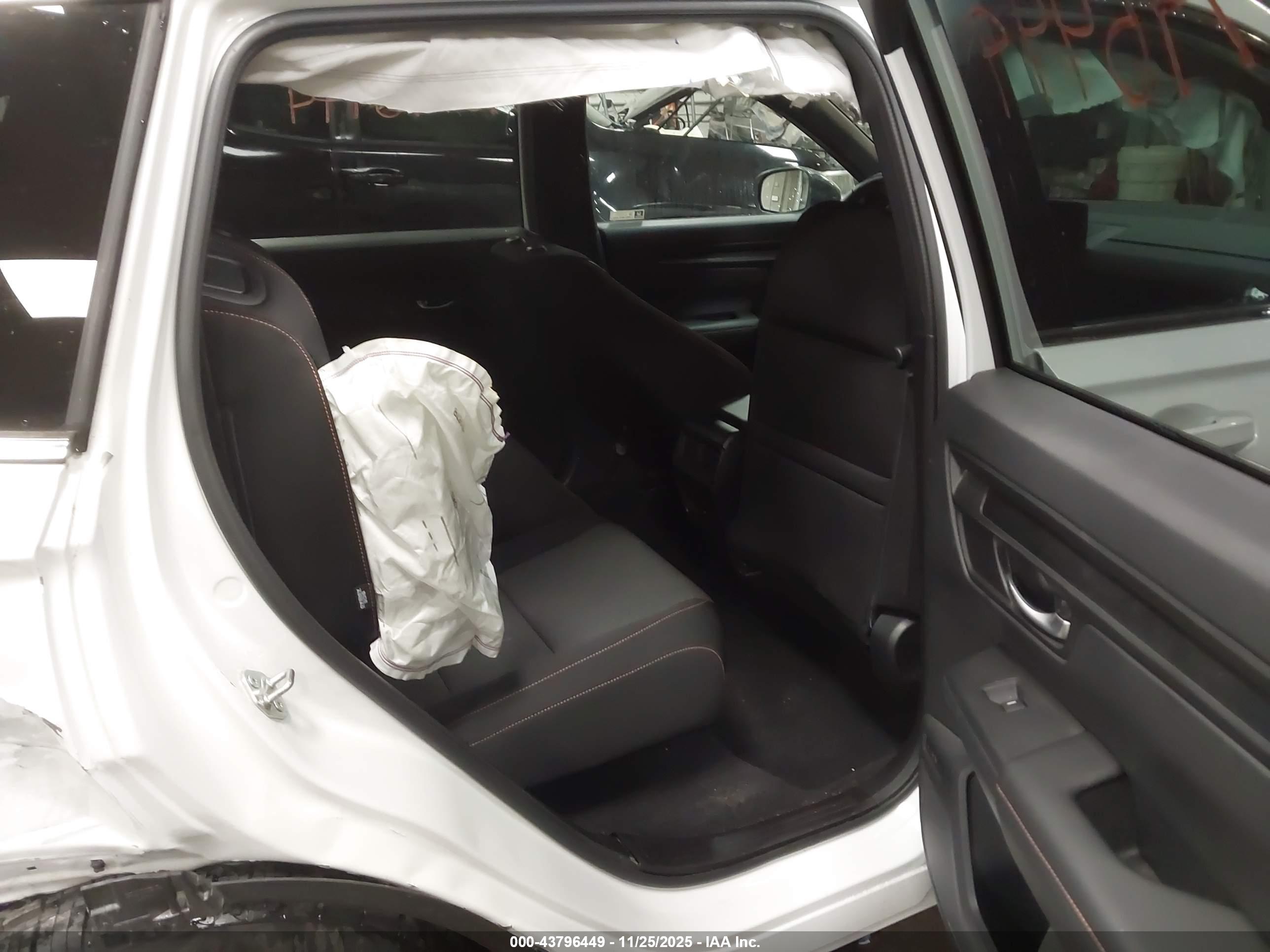 HONDA CR-V image 8