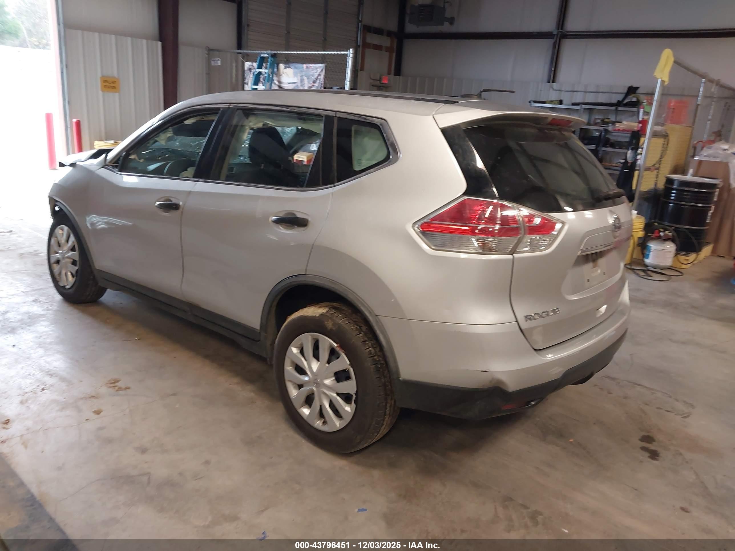 NISSAN ROGUE image 3