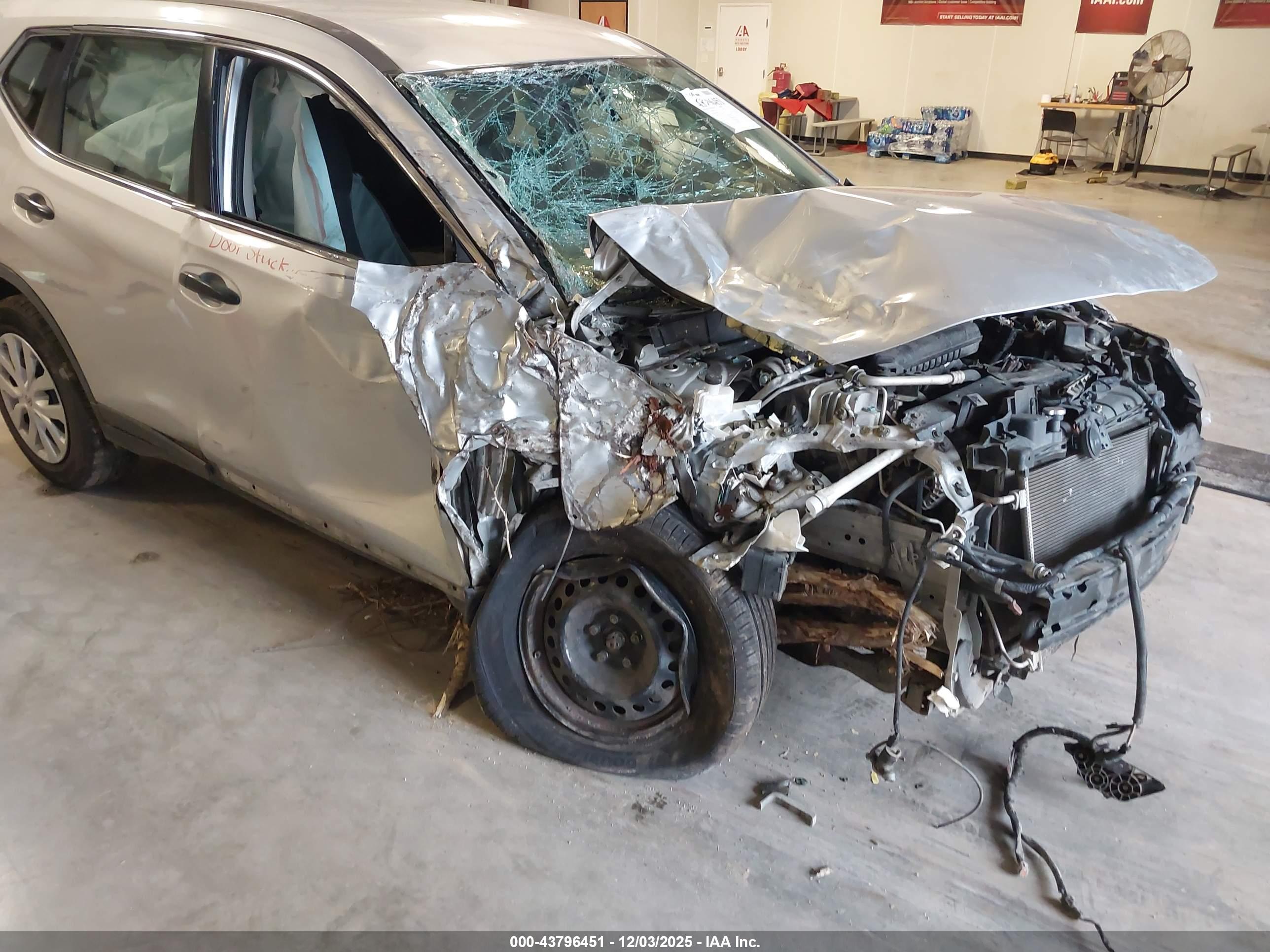 NISSAN ROGUE image 6