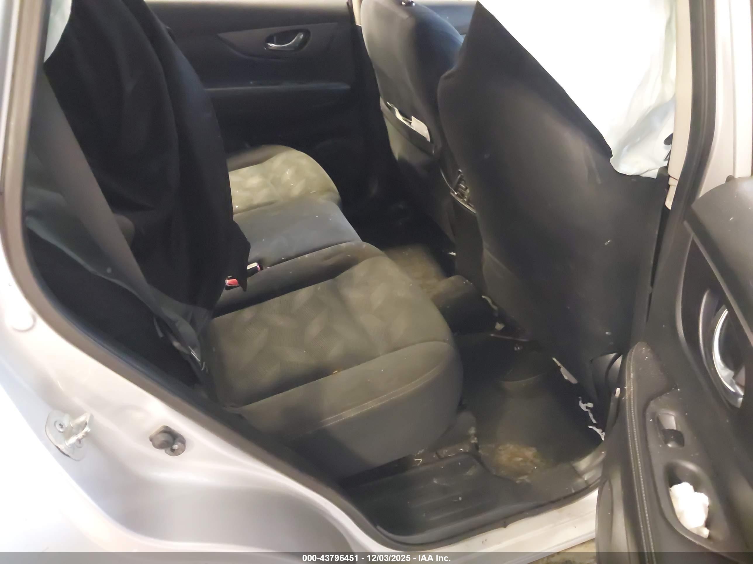 NISSAN ROGUE image 8