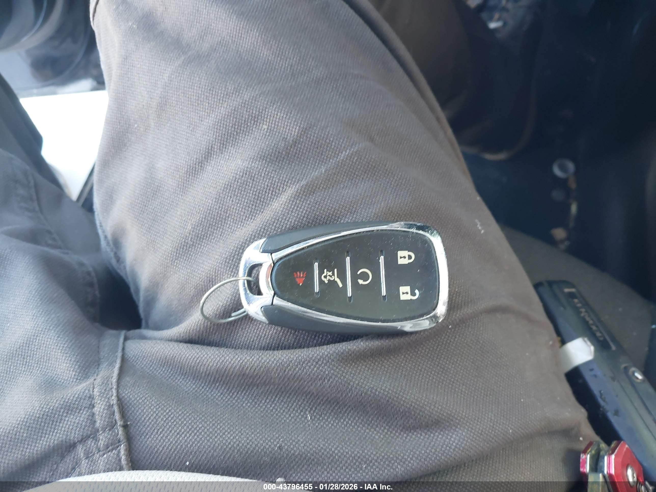 CHEVROLET EQUINOX image 11