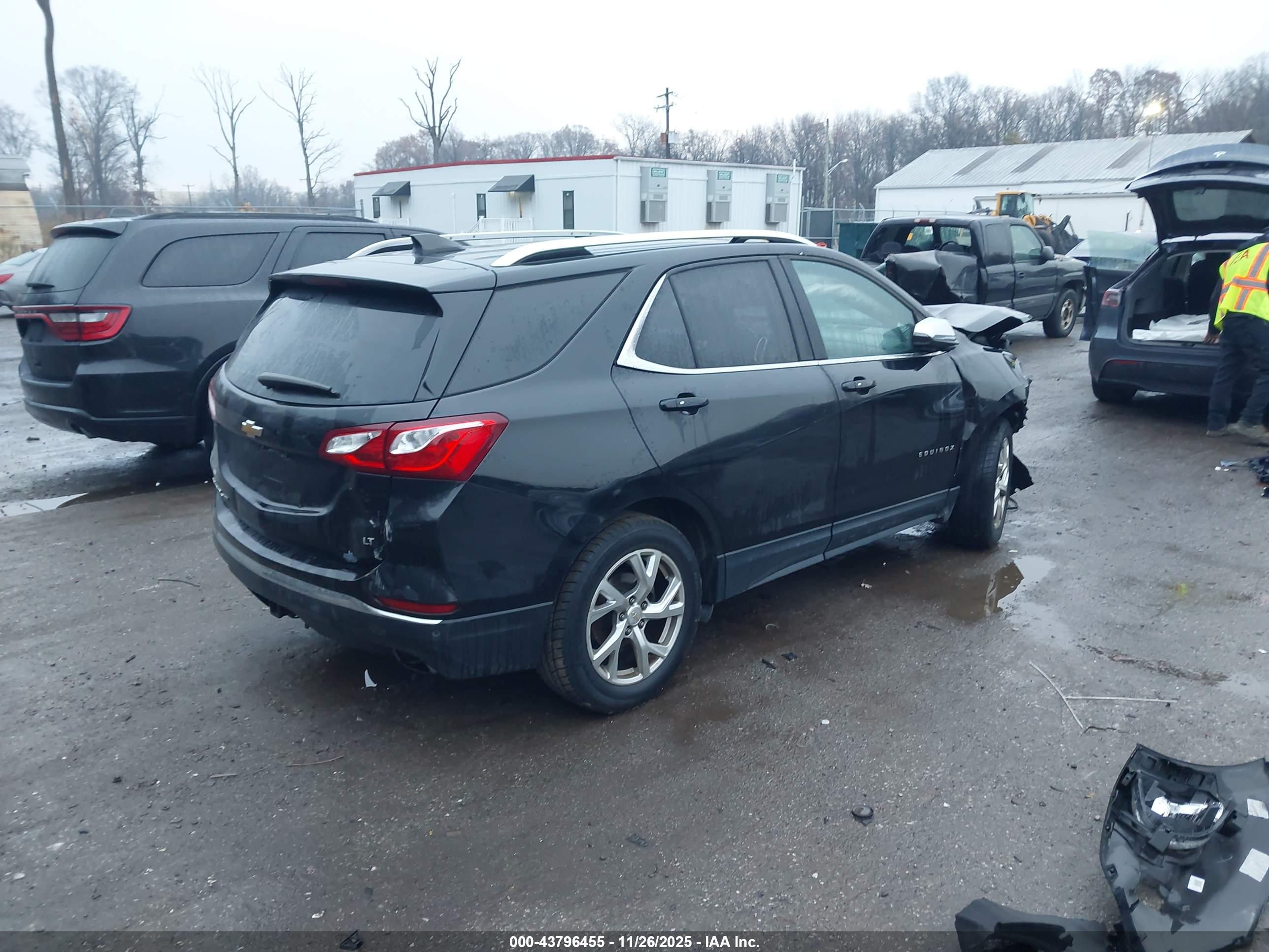 CHEVROLET EQUINOX image 4