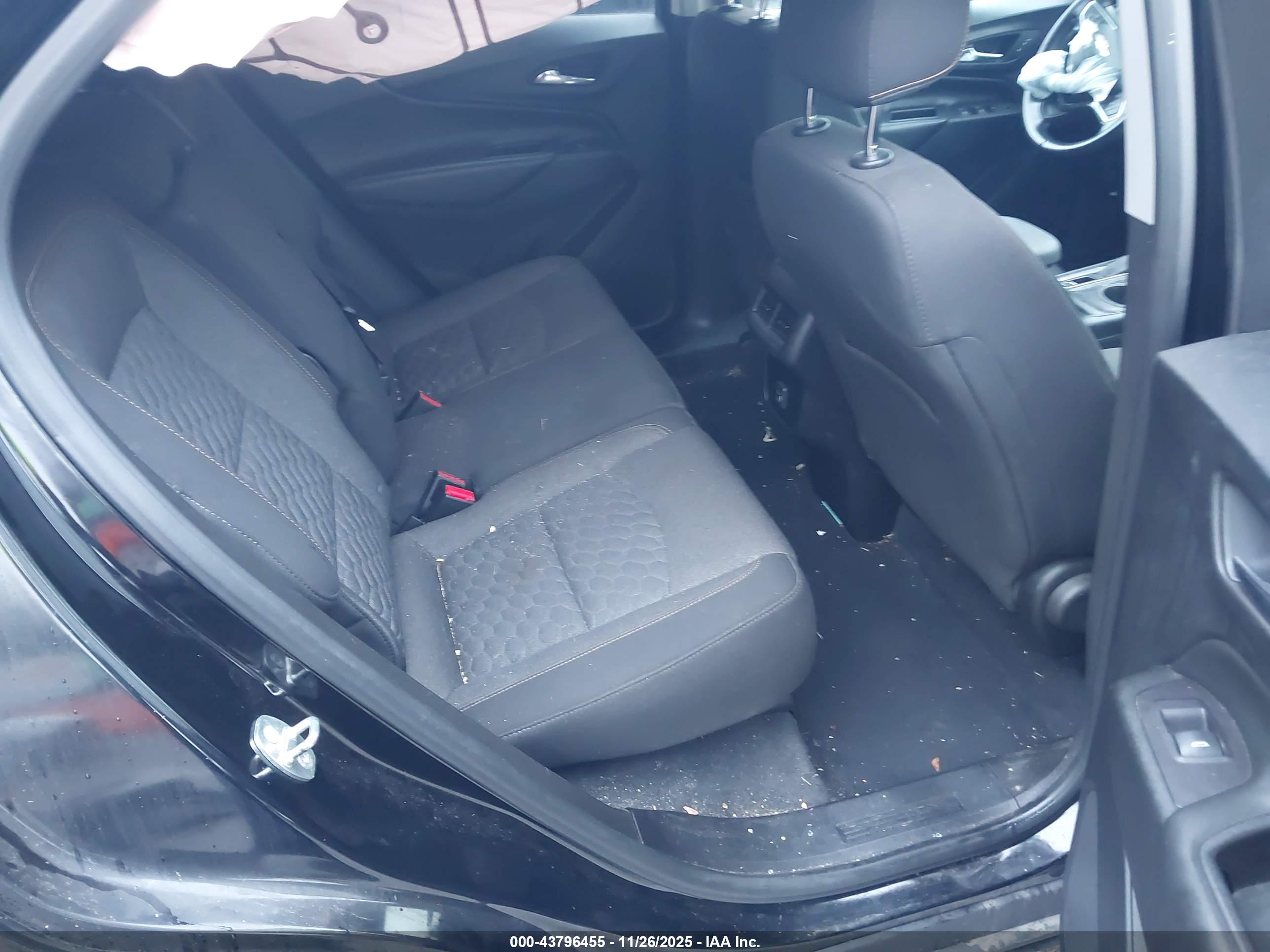 CHEVROLET EQUINOX image 8
