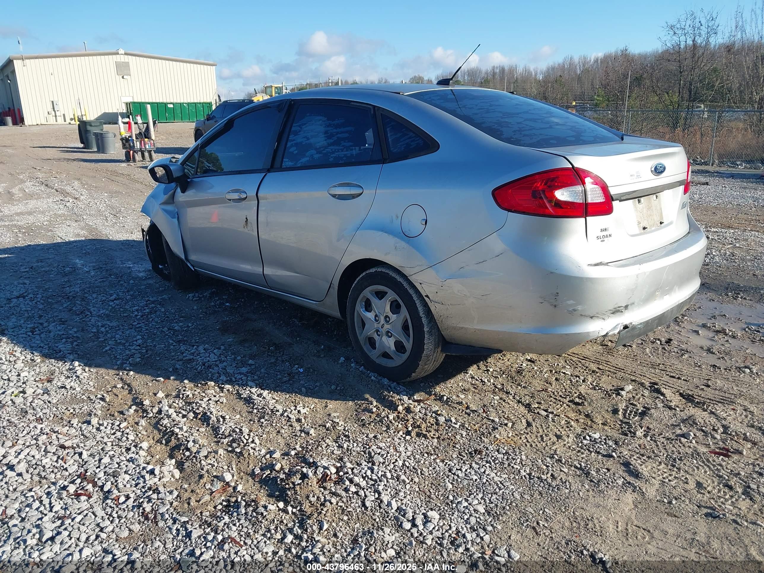 FORD FIESTA image 3